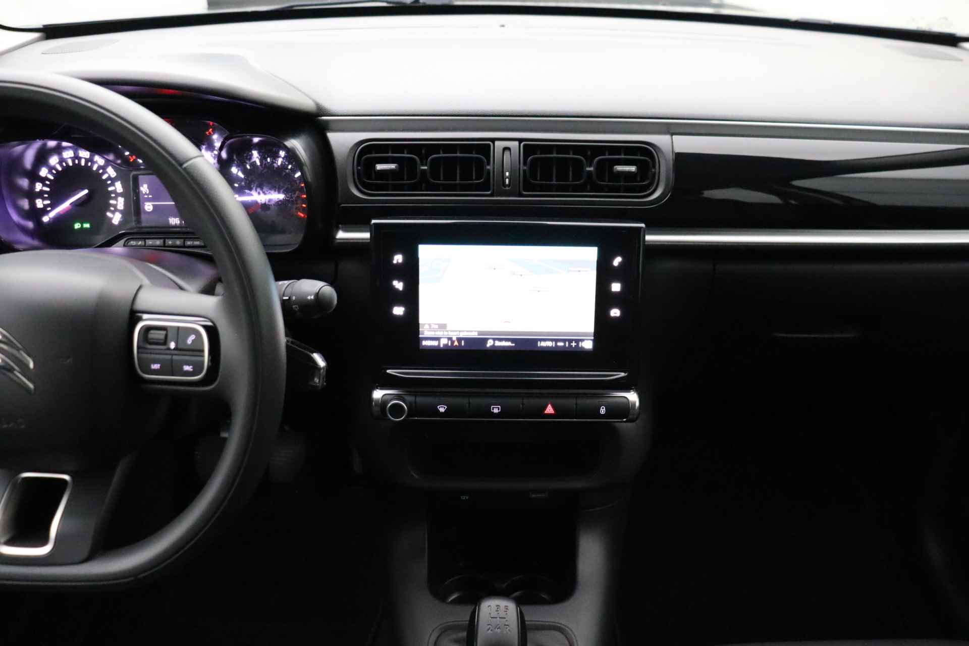 Citroën C3 1.2 PureTech Feel | Navigatie | 4-Seizoensbanden | Apple carplay | Cruise control - 17/29