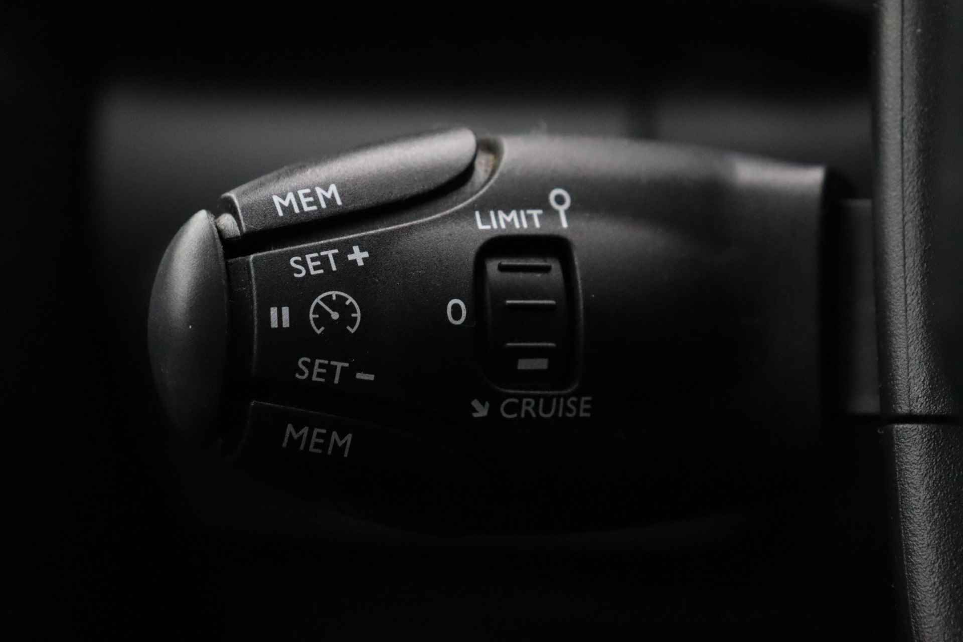 Citroën C3 1.2 PureTech Feel | Navigatie | 4-Seizoensbanden | Apple carplay | Cruise control - 20/29