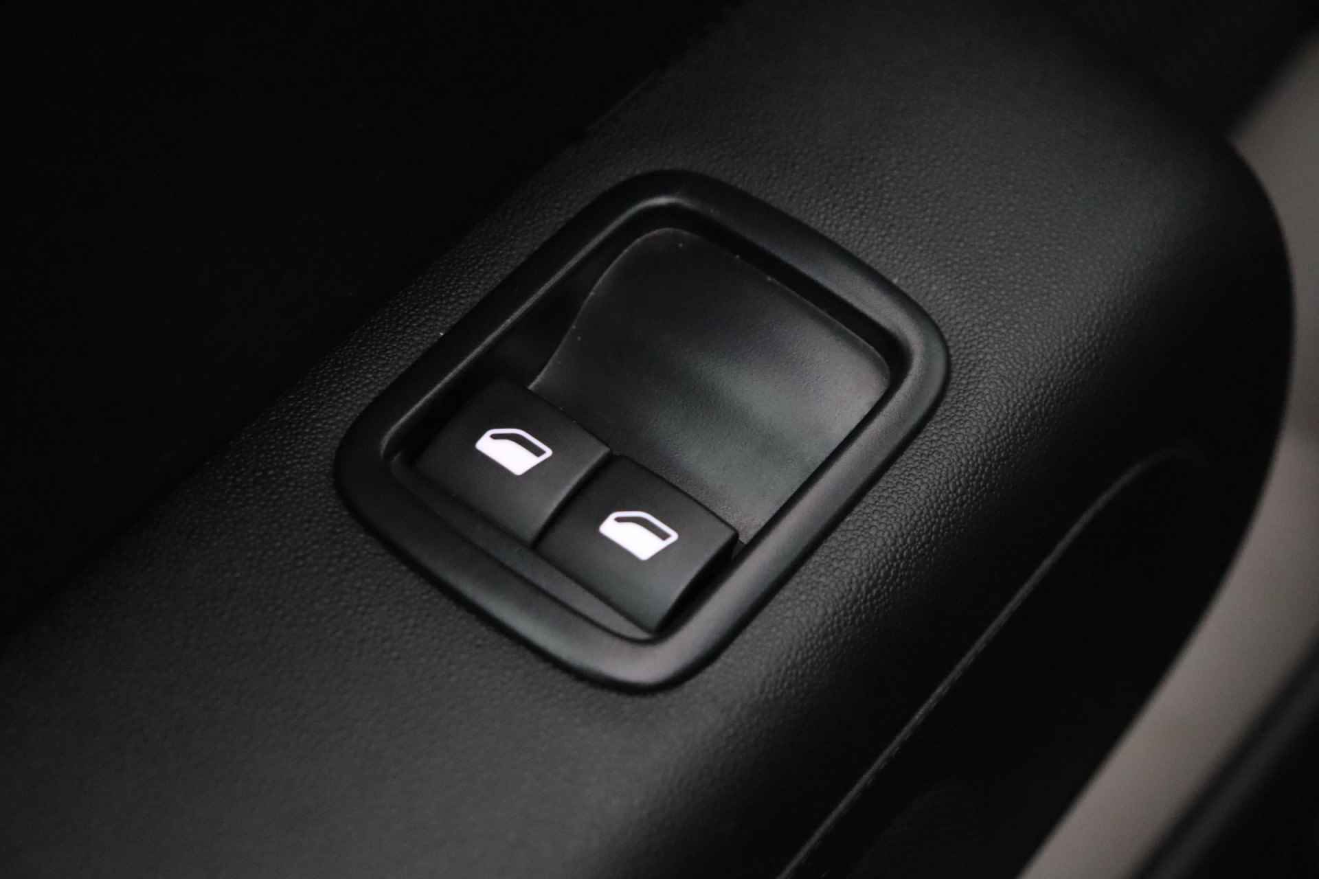 Citroën C3 1.2 PureTech Feel | Navigatie | 4-Seizoensbanden | Apple carplay | Cruise control - 22/29