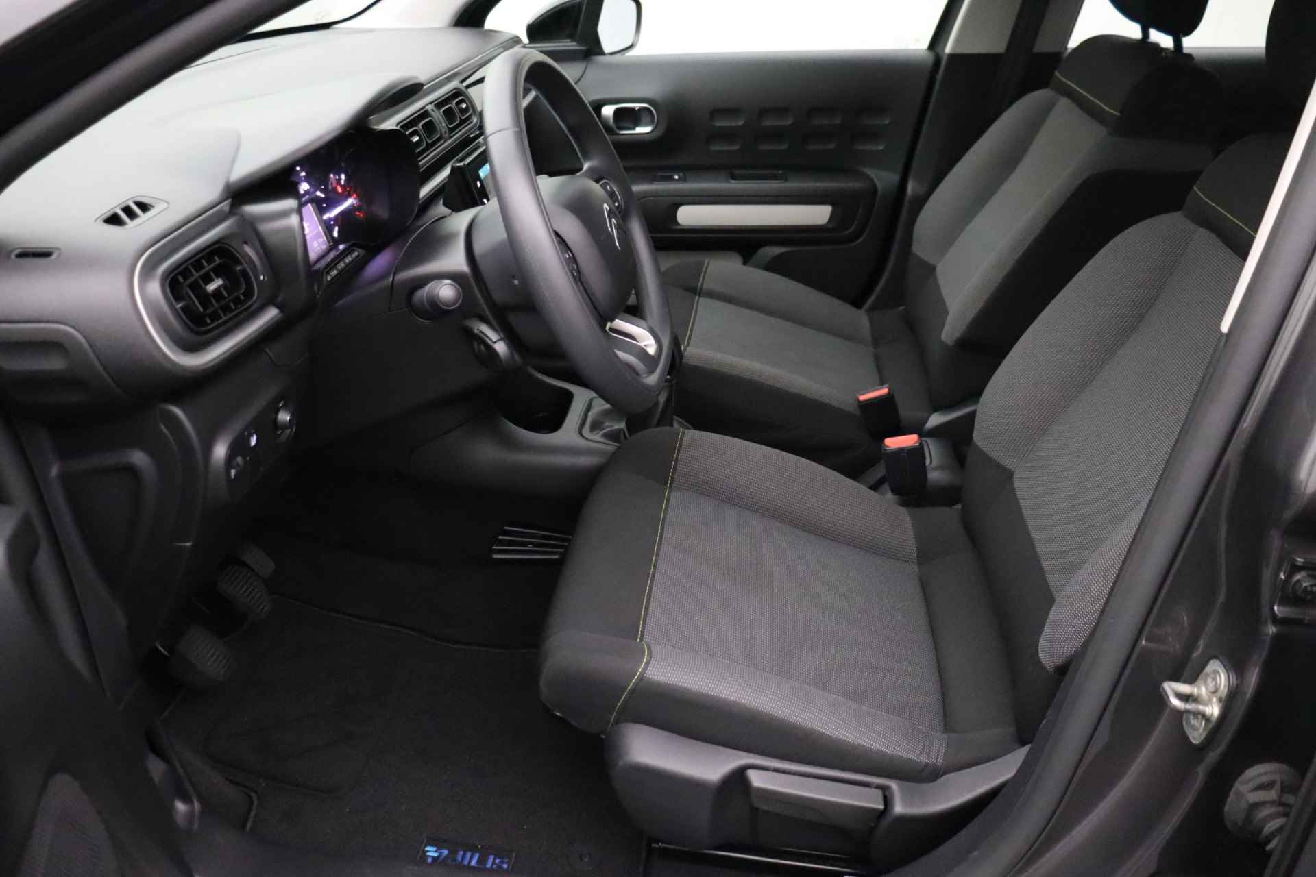 Citroën C3 1.2 PureTech Feel | Navigatie | 4-Seizoensbanden | Apple carplay | Cruise control - 26/29