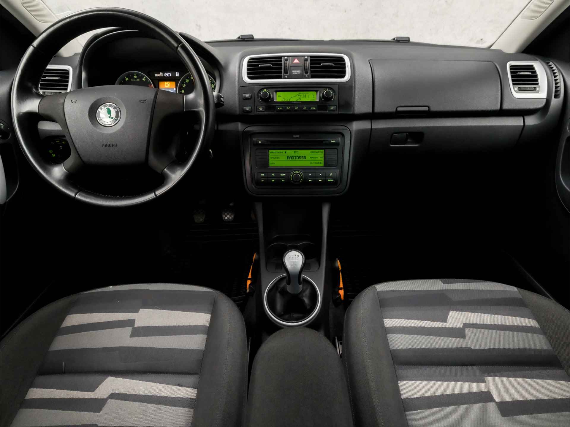 Škoda Roomster 1.6-16V Style (YOUNGTIMER, CLIMATE, NAP, ARMSTEUN, CRUISE, SPORTSTOELEN, NIEUWE APK, GETINT GLAS, LM VELGEN, NIEUWSTAAT) - 6/29