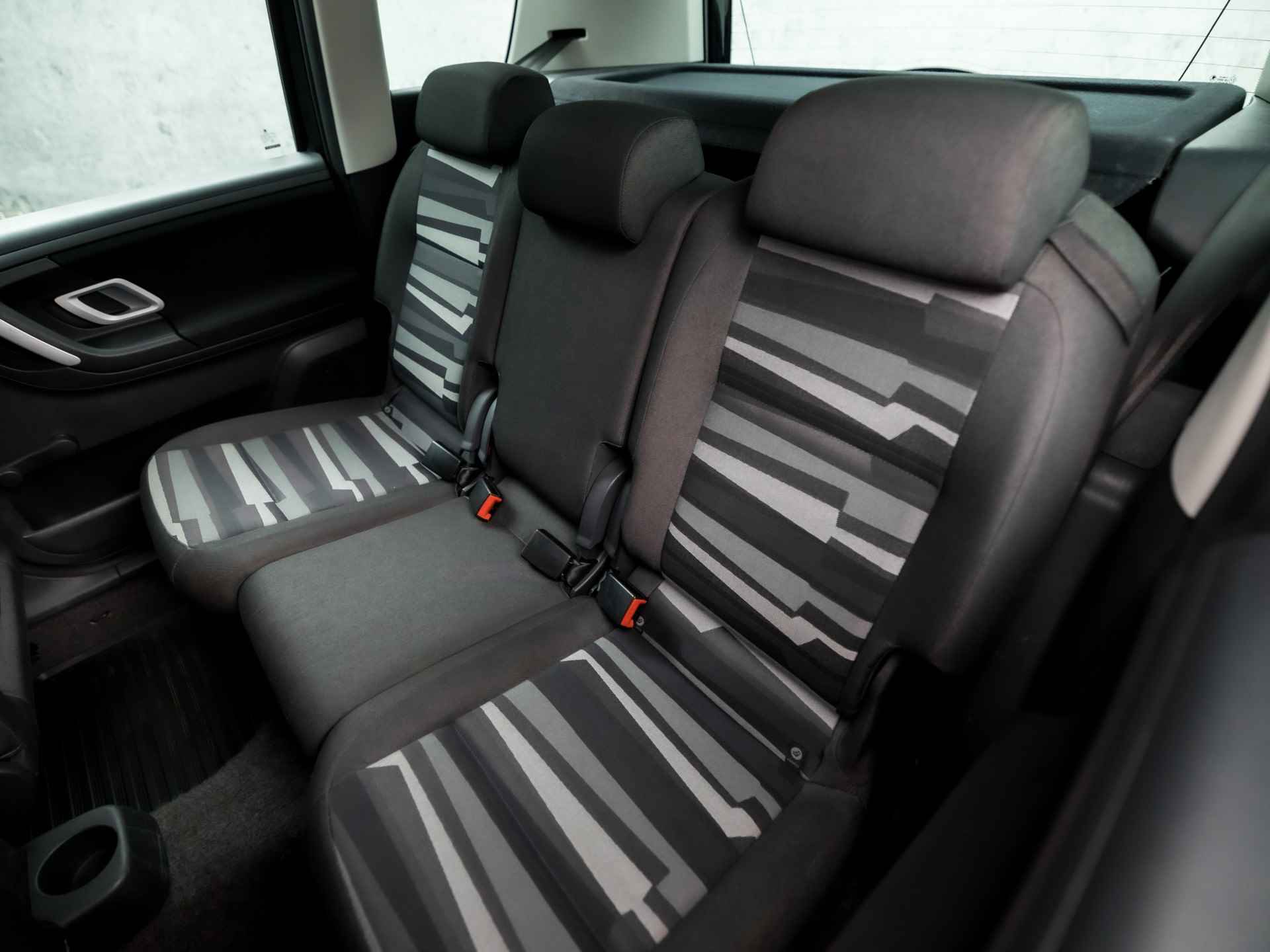 Škoda Roomster 1.6-16V Style (YOUNGTIMER, CLIMATE, NAP, ARMSTEUN, CRUISE, SPORTSTOELEN, NIEUWE APK, GETINT GLAS, LM VELGEN, NIEUWSTAAT) - 14/29