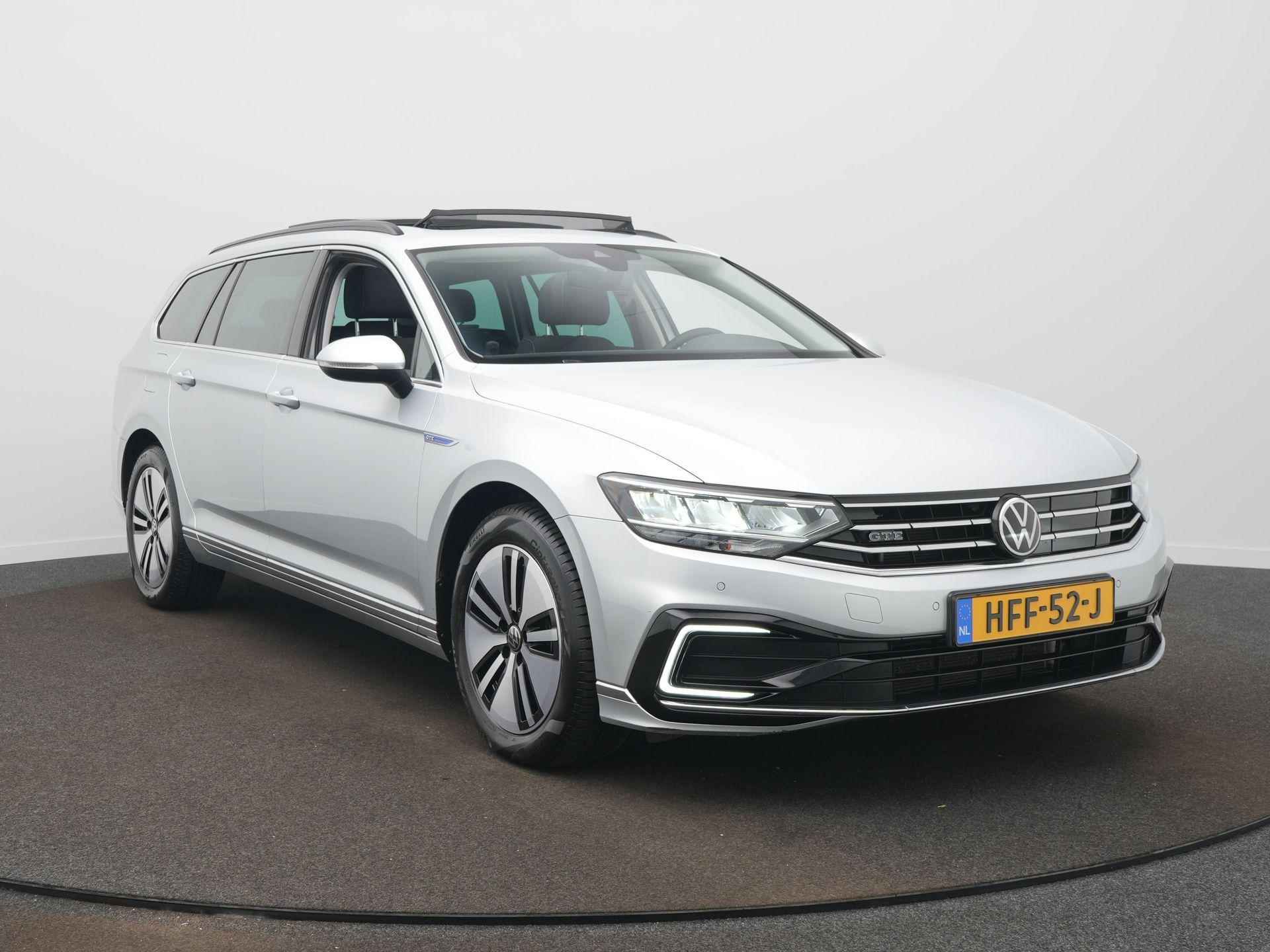 Volkswagen Passat Variant 1.4 TSI PHEV GTE Business / Panodak / Virtual / Elek. Stoelen / Camera - 3/61