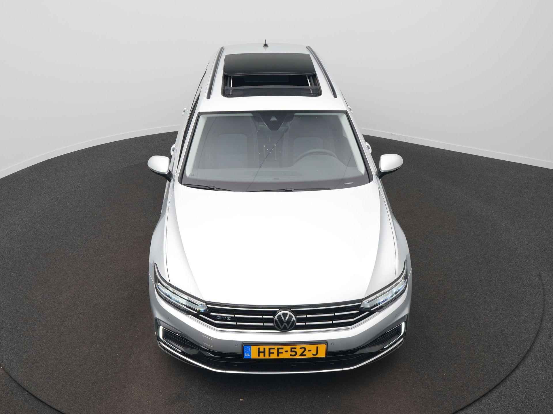 Volkswagen Passat Variant 1.4 TSI PHEV GTE Business / Panodak / Virtual / Elek. Stoelen / Camera - 11/61