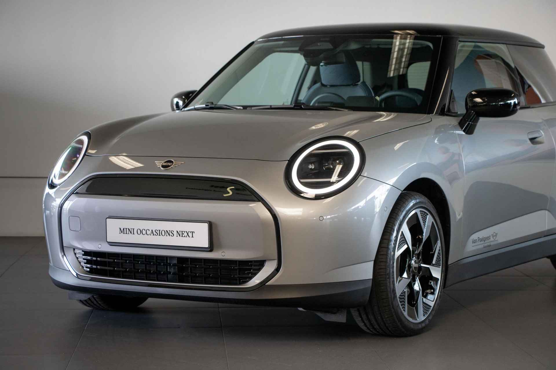 MINI Electric Cooper SE 54.2 kWh | Glazen Panoramadak | Comfort Access | Stoelverwarming | Headup Display - 24/27