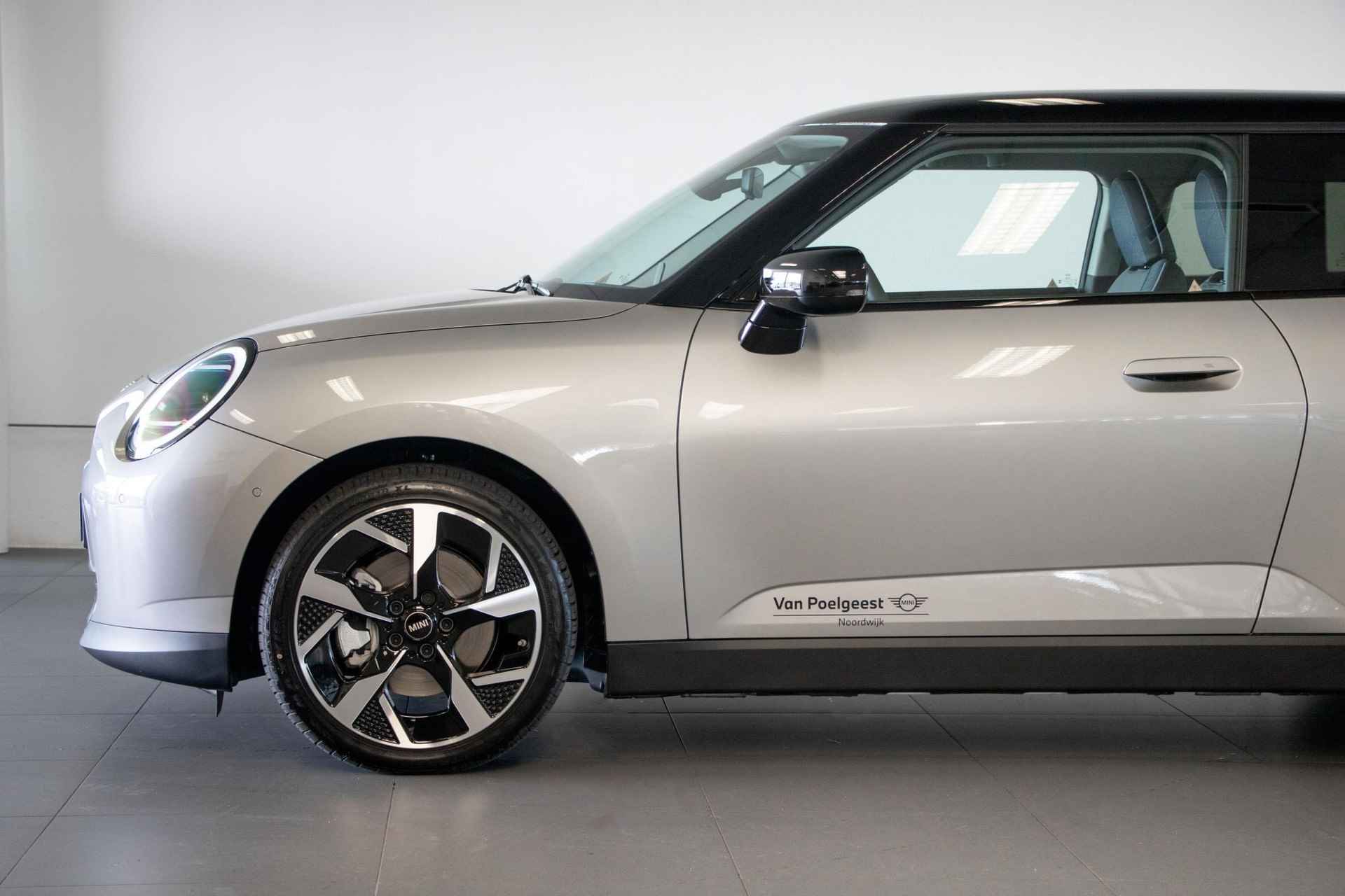 MINI Electric Cooper SE 54.2 kWh | Glazen Panoramadak | Comfort Access | Stoelverwarming | Headup Display - 25/27