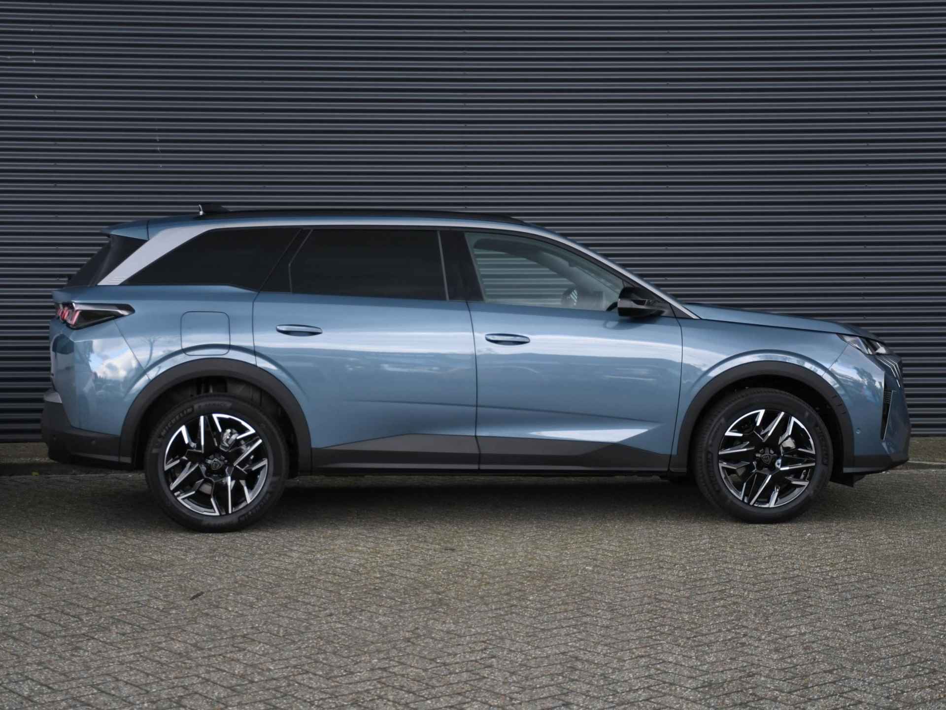 Peugeot 5008 Allure 1.2 Hybrid 136pk Automaat 7-Persoons CAMERA VOOR + ACHTER | 19''LM | NAVI | ADAP. CRUISE | DODE HOEK | KEYLESS ENTRY - 3/33