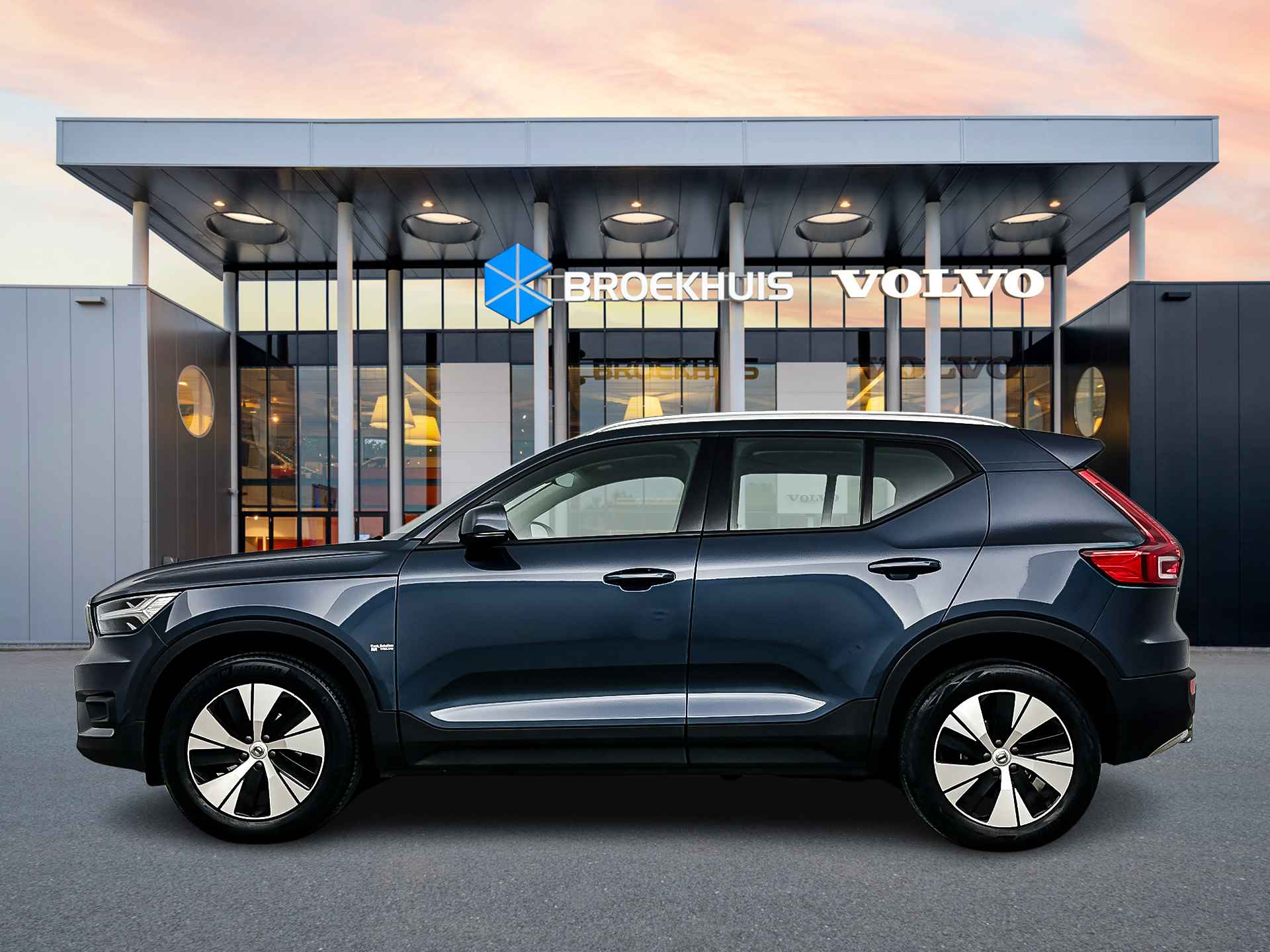 Volvo XC40 T2 A/T Business Pro | 18" | Panoramadak | Elektr. inkl. Trekhaak | Elektr. Achterklep | AGR stoelen | Adaptieve cruise | BLIS | - 9/34