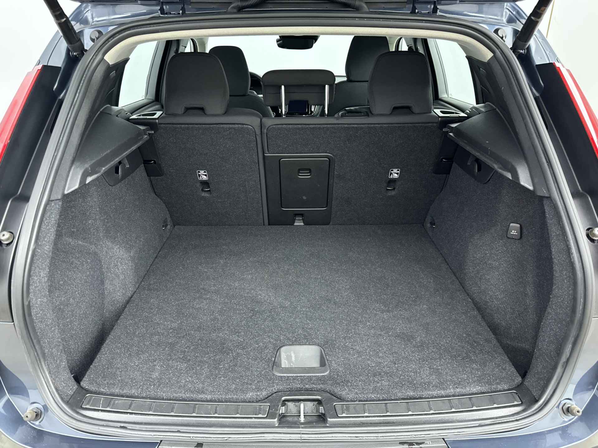 Volvo XC40 T2 A/T Business Pro | 18" | Panoramadak | Elektr. inkl. Trekhaak | Elektr. Achterklep | AGR stoelen | Adaptieve cruise | BLIS | - 30/34