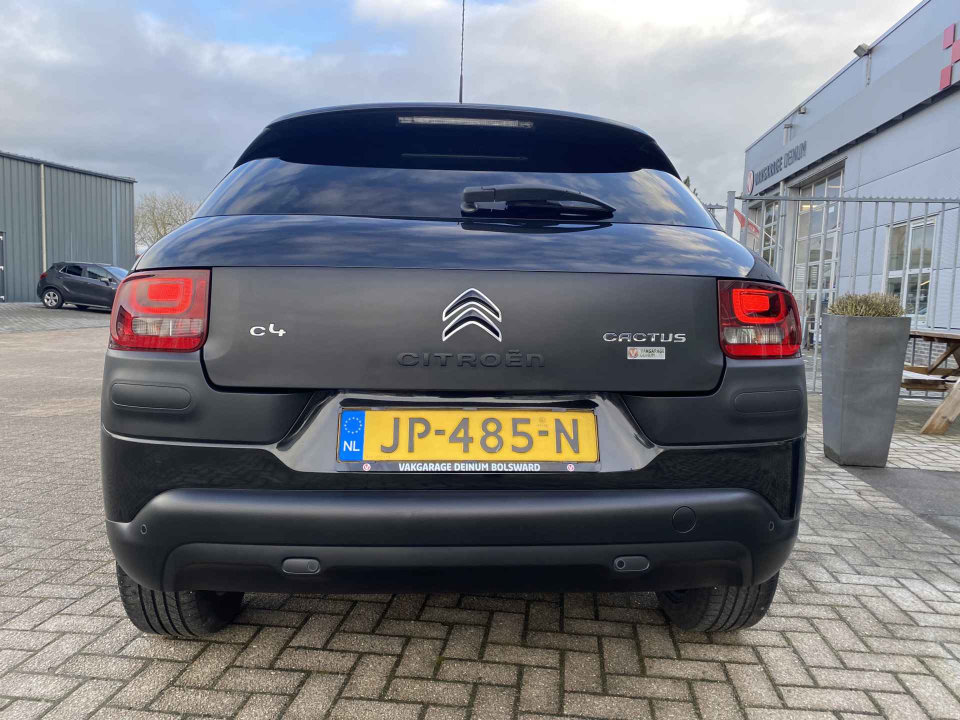 Citroën C4 Cactus 1.2 PureTech Shine Navigatie, Climate contr, Parkeersens, 57.000 KM..!! - 8/26