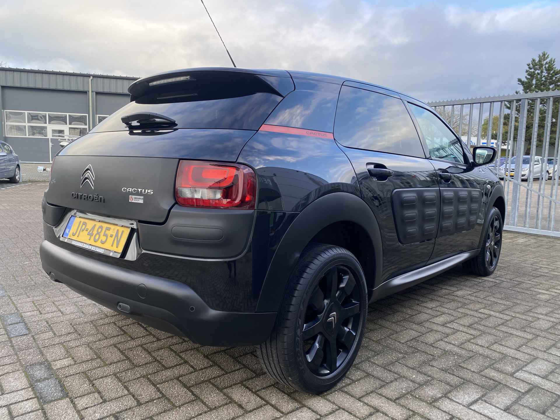 Citroën C4 Cactus 1.2 PureTech Shine Navigatie, Climate contr, Parkeersens, 57.000 KM..!! - 10/26