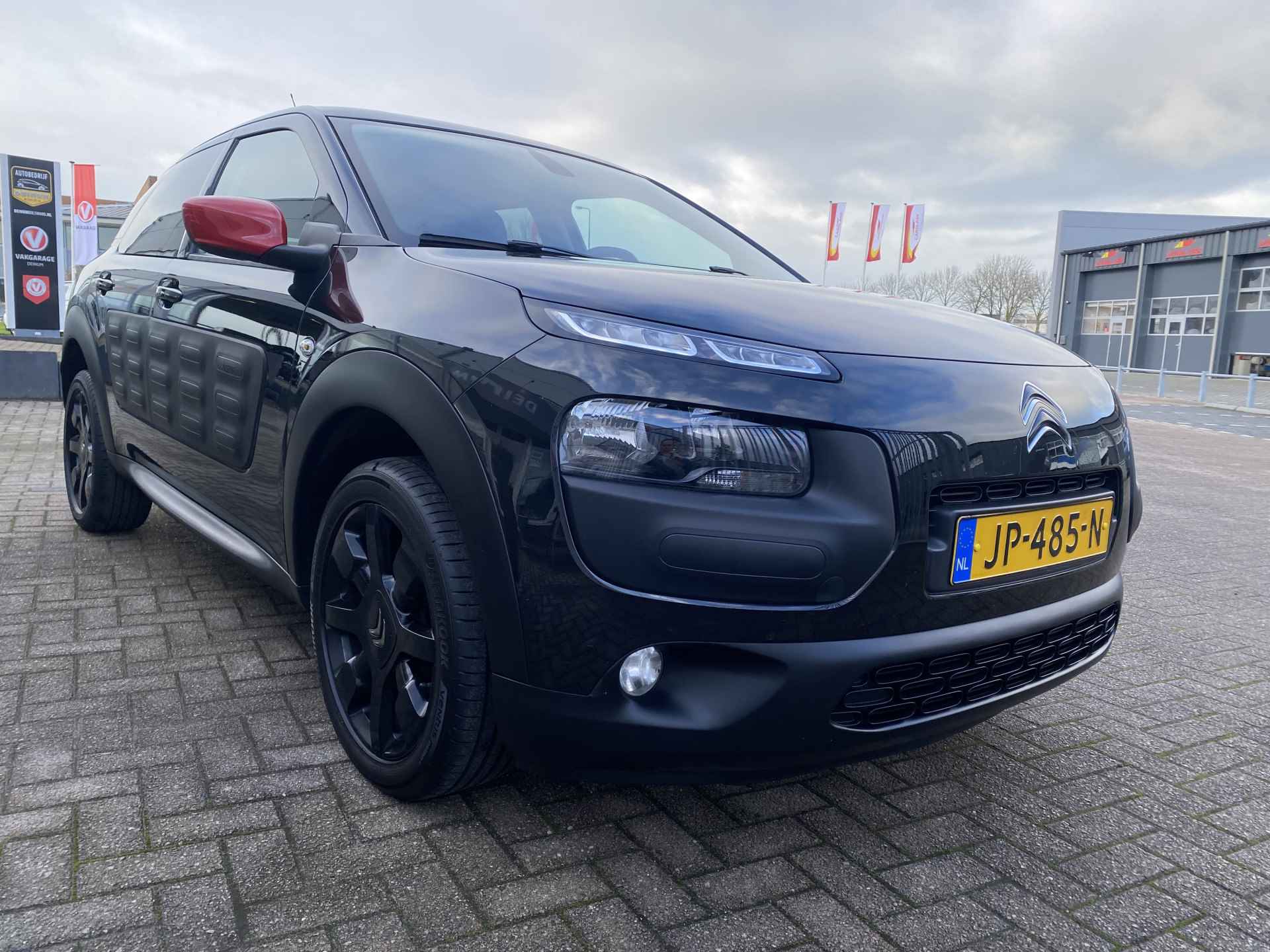 Citroën C4 Cactus 1.2 PureTech Shine Navigatie, Climate contr, Parkeersens, 57.000 KM..!! - 12/26