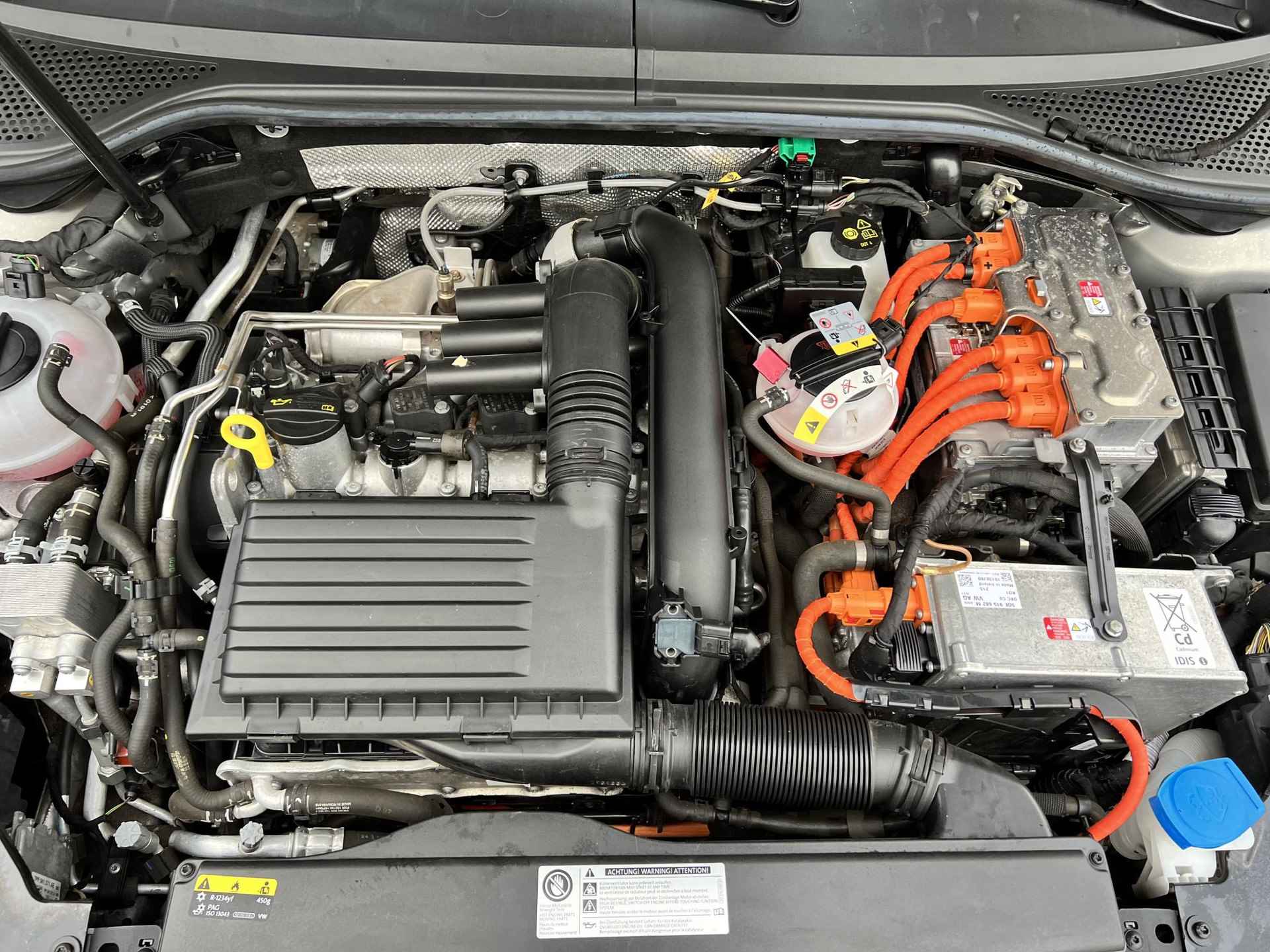 Volkswagen Passat 1.4 TSI GTE Connected Series Plus Apple Carplay, Panorama dak, Virtual Cockpit, Leder/Alcantara, Stoelverwarming, ACC, Dual Climate Control (MET GARANTIE*) - 7/35