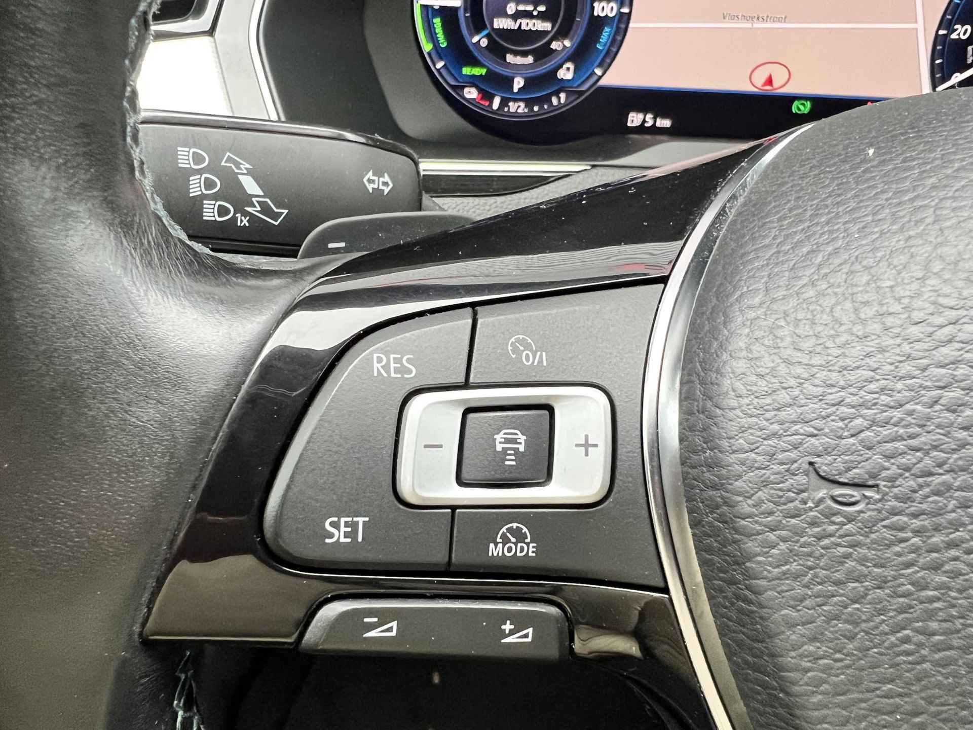 Volkswagen Passat 1.4 TSI GTE Connected Series Plus Apple Carplay, Panorama dak, Virtual Cockpit, Leder/Alcantara, Stoelverwarming, ACC, Dual Climate Control (MET GARANTIE*) - 16/35