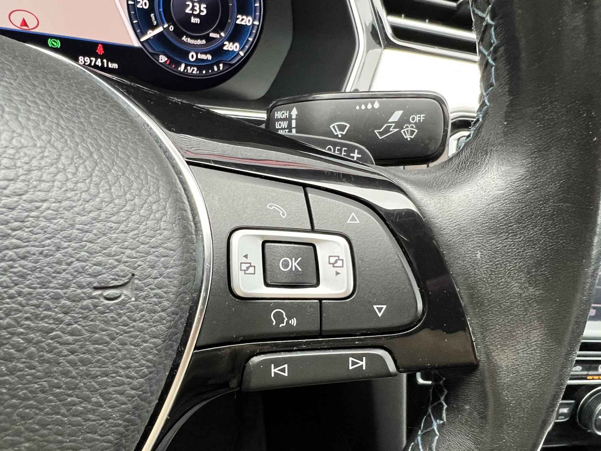 Volkswagen Passat 1.4 TSI GTE Connected Series Plus Apple Carplay, Panorama dak, Virtual Cockpit, Leder/Alcantara, Stoelverwarming, ACC, Dual Climate Control (MET GARANTIE*) - 17/35