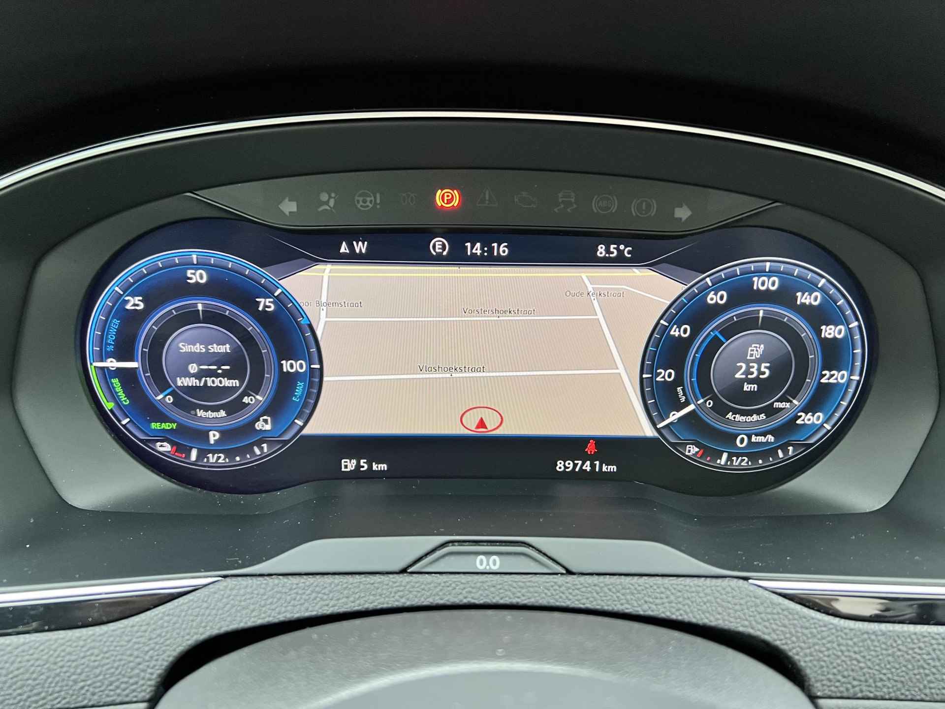 Volkswagen Passat 1.4 TSI GTE Connected Series Plus Apple Carplay, Panorama dak, Virtual Cockpit, Leder/Alcantara, Stoelverwarming, ACC, Dual Climate Control (MET GARANTIE*) - 18/35