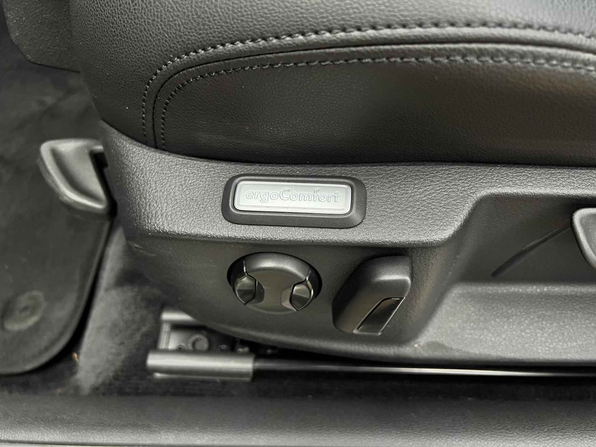 Volkswagen Passat 1.4 TSI GTE Connected Series Plus Apple Carplay, Panorama dak, Virtual Cockpit, Leder/Alcantara, Stoelverwarming, ACC, Dual Climate Control (MET GARANTIE*) - 20/35