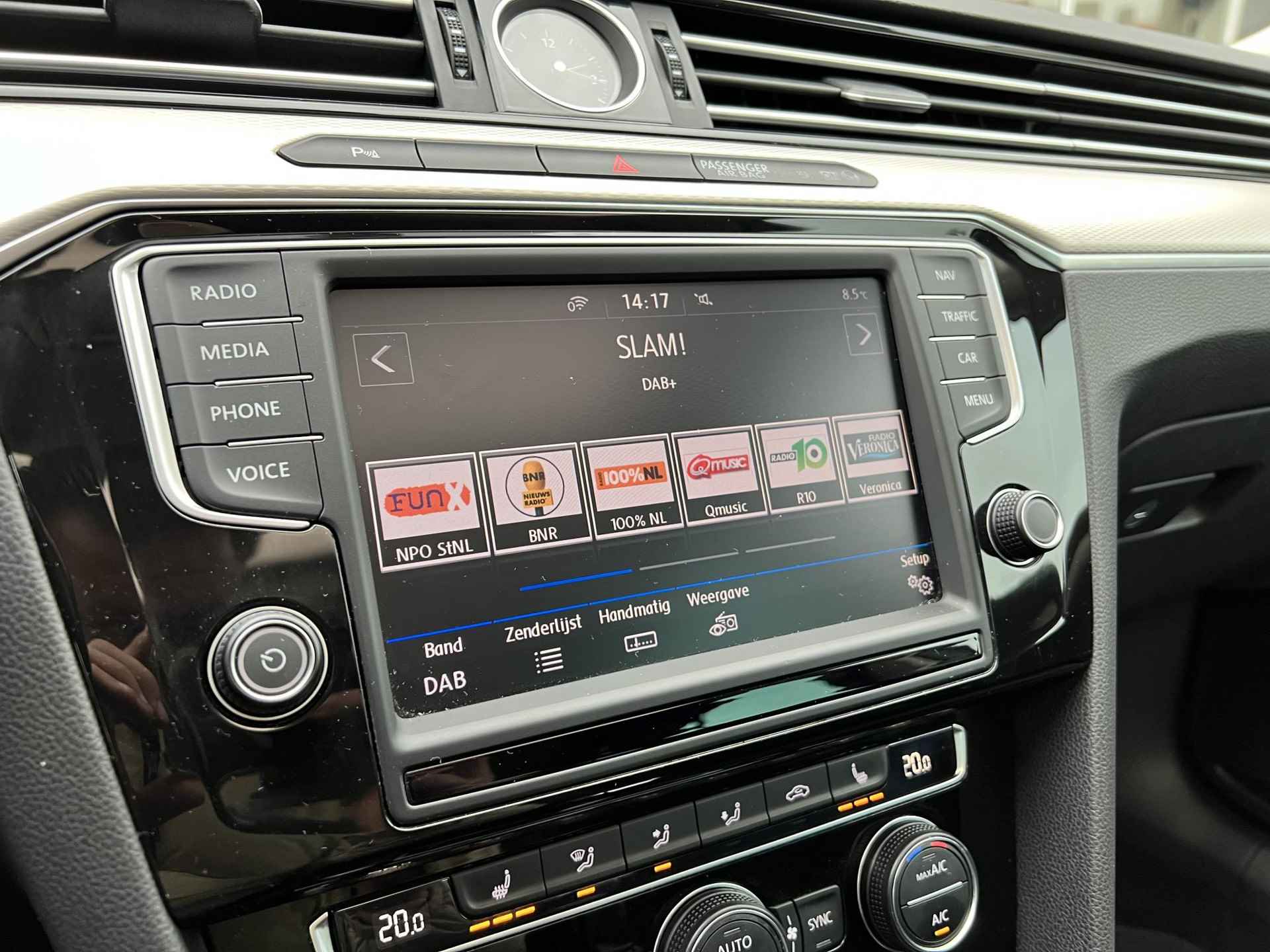 Volkswagen Passat 1.4 TSI GTE Connected Series Plus Apple Carplay, Panorama dak, Virtual Cockpit, Leder/Alcantara, Stoelverwarming, ACC, Dual Climate Control (MET GARANTIE*) - 25/35