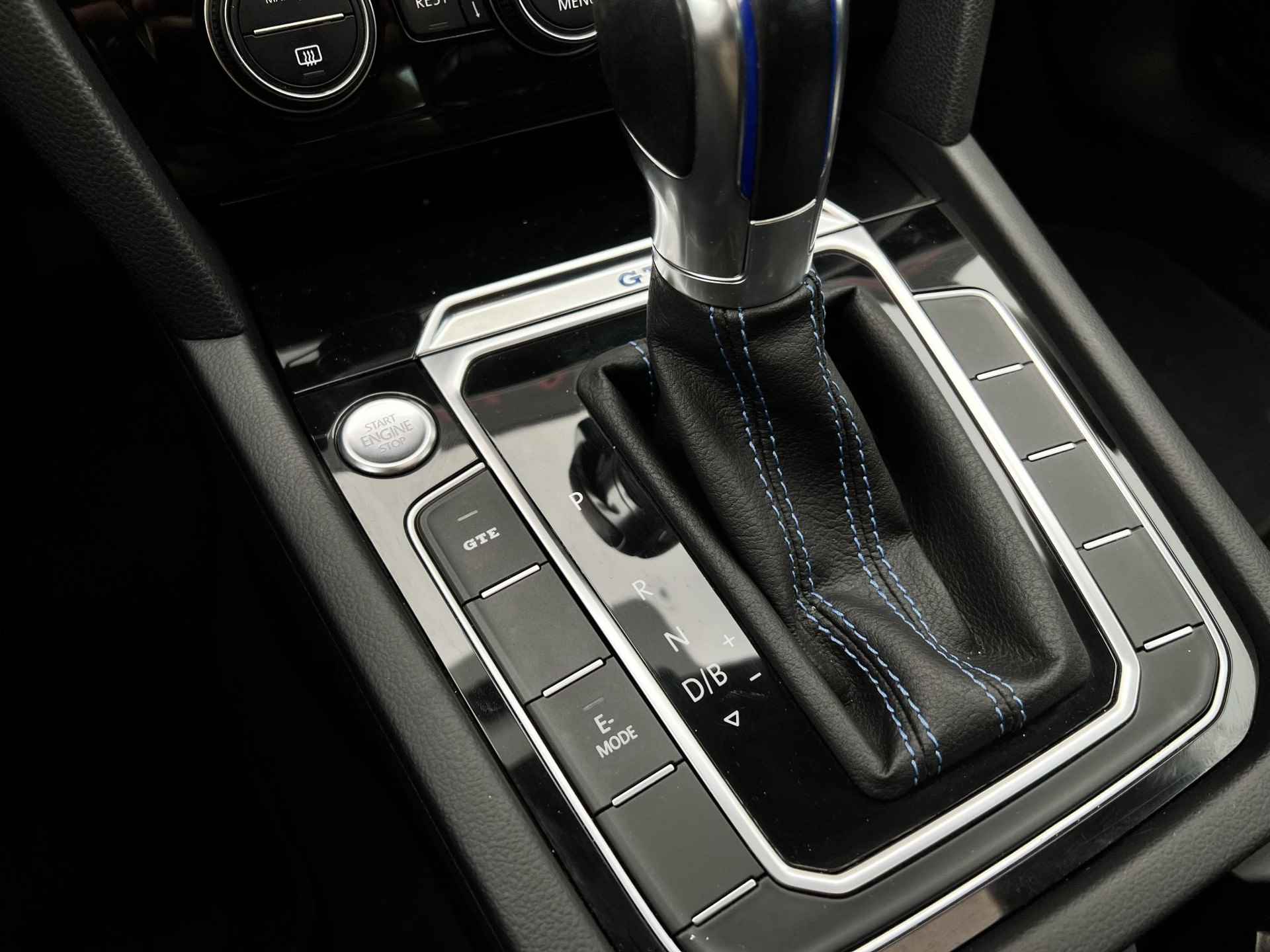 Volkswagen Passat 1.4 TSI GTE Connected Series Plus Apple Carplay, Panorama dak, Virtual Cockpit, Leder/Alcantara, Stoelverwarming, ACC, Dual Climate Control (MET GARANTIE*) - 29/35