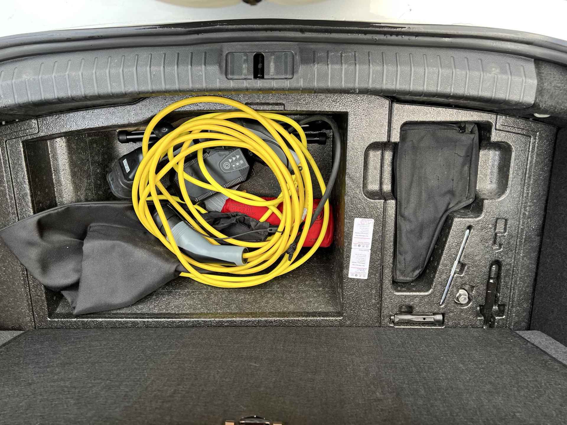 Volkswagen Passat 1.4 TSI GTE Connected Series Plus Apple Carplay, Panorama dak, Virtual Cockpit, Leder/Alcantara, Stoelverwarming, ACC, Dual Climate Control (MET GARANTIE*) - 33/35