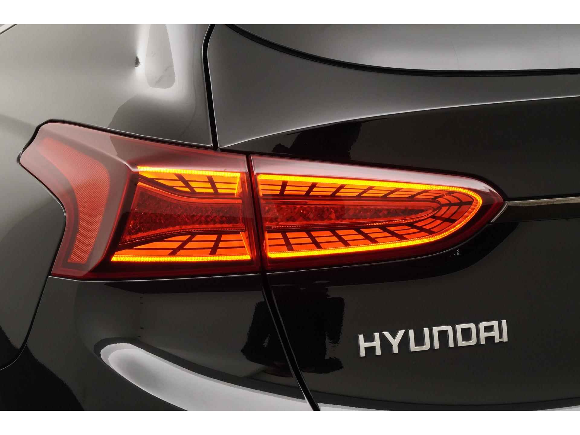 Hyundai Santa Fe 2.4 GDI 4WD Premium | Head Up | Trekhaak | Zondag Open! - 24/50