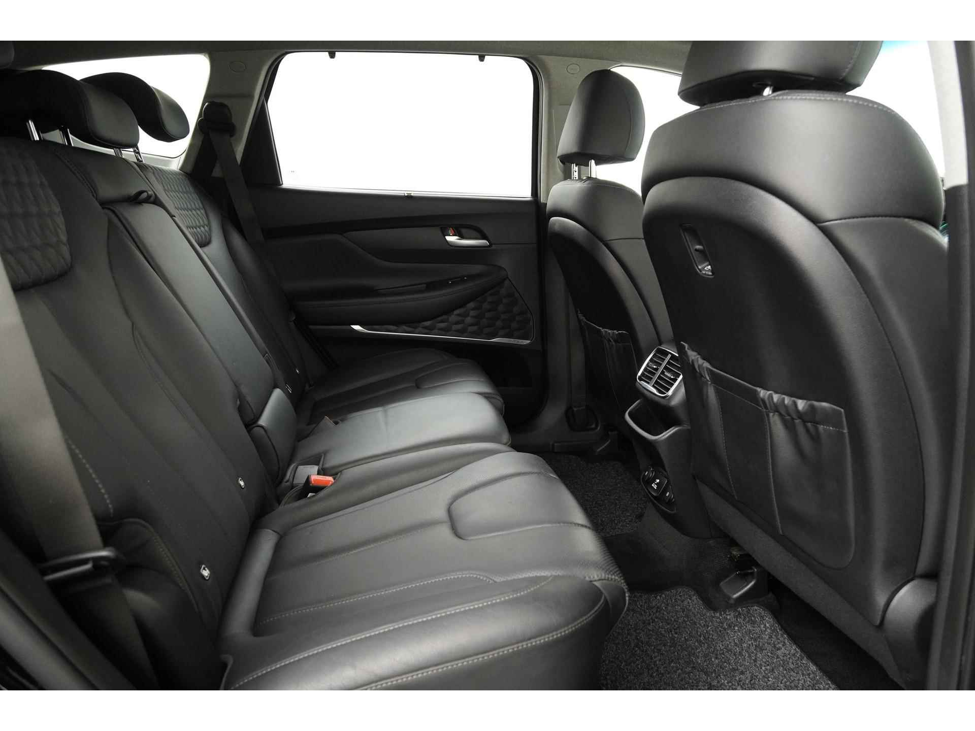 Hyundai Santa Fe 2.4 GDI 4WD Premium | Head Up | Trekhaak | Zondag Open! - 28/50