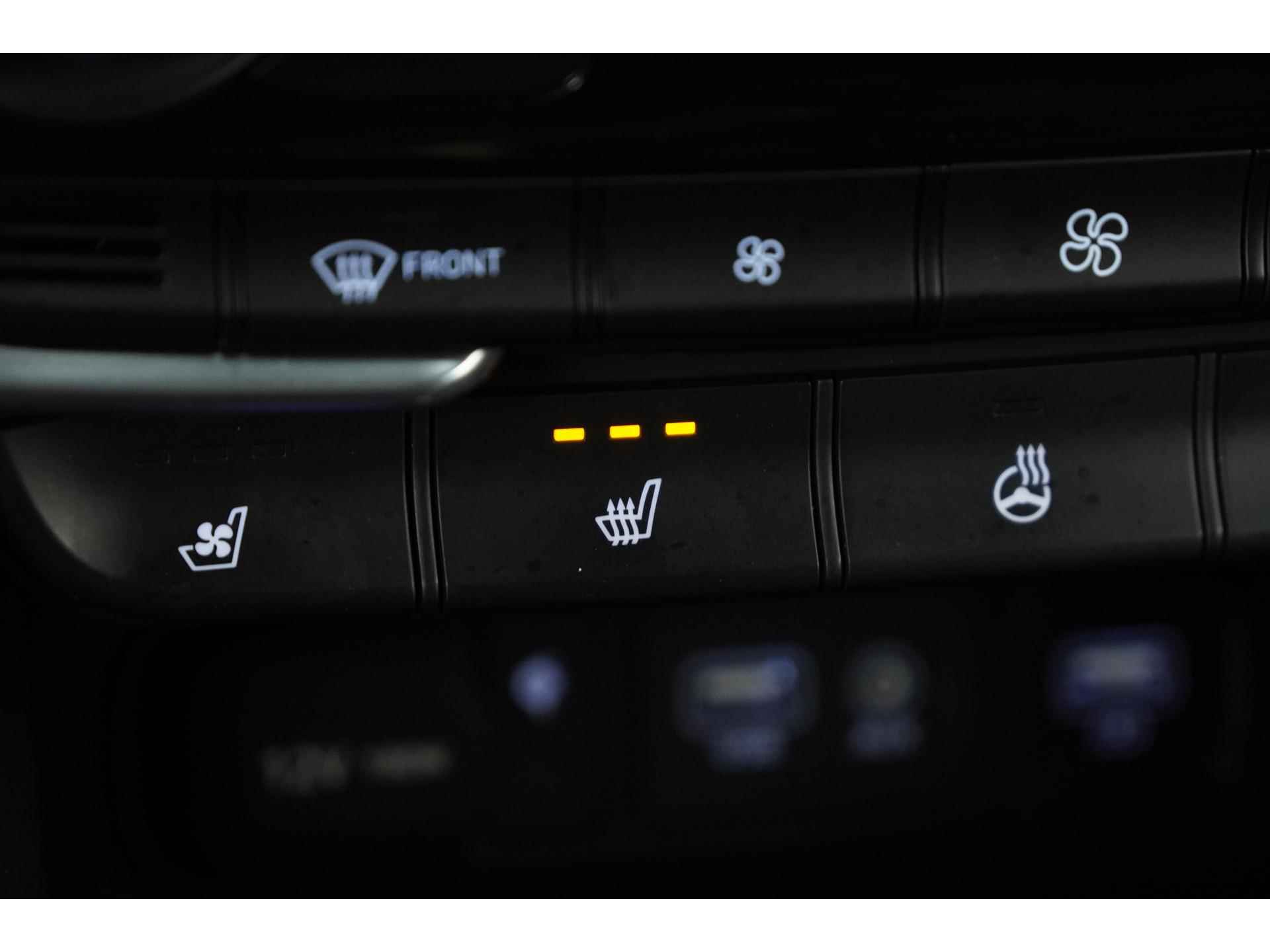 Hyundai Santa Fe 2.4 GDI 4WD Premium | Head Up | Trekhaak | Zondag Open! - 39/50