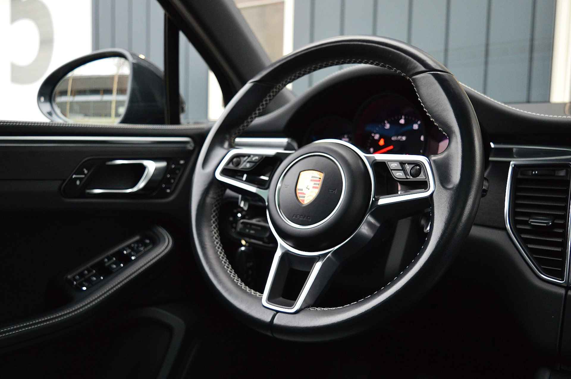 Porsche Macan 3.0 GTS Rijklaarprijs-Garantie Stoel vent/verw Camera Panorama dak Xenon - 43/45