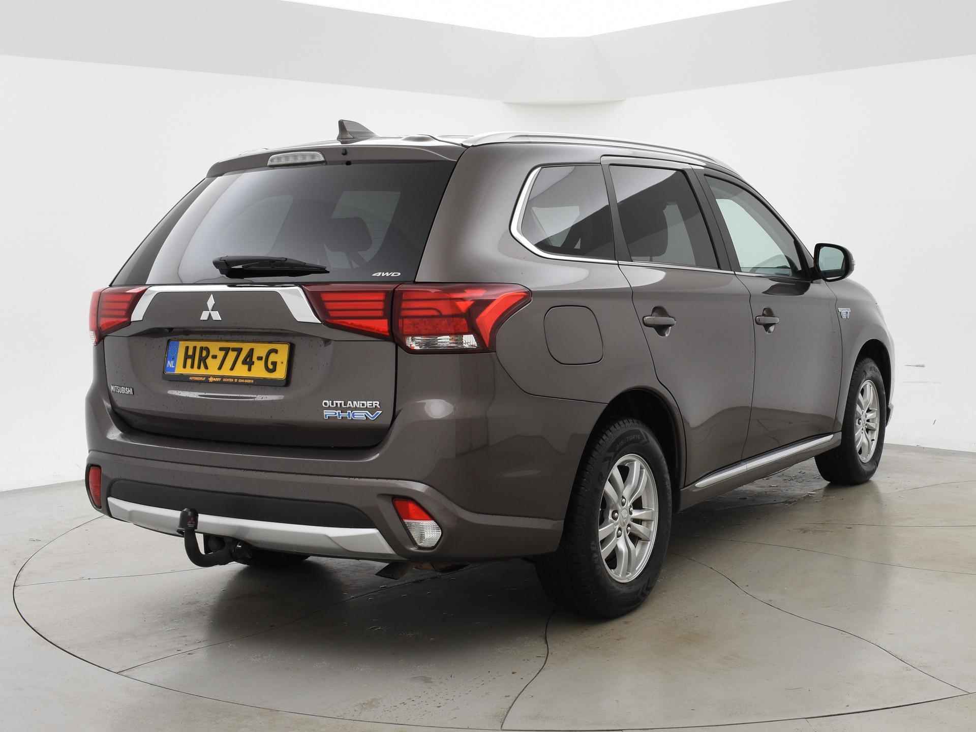 Mitsubishi Outlander 2.0 PHEV AWD *GRANITE BROWN* | TREKHAAK | CAMERA | NAVIGATIE - 3/29