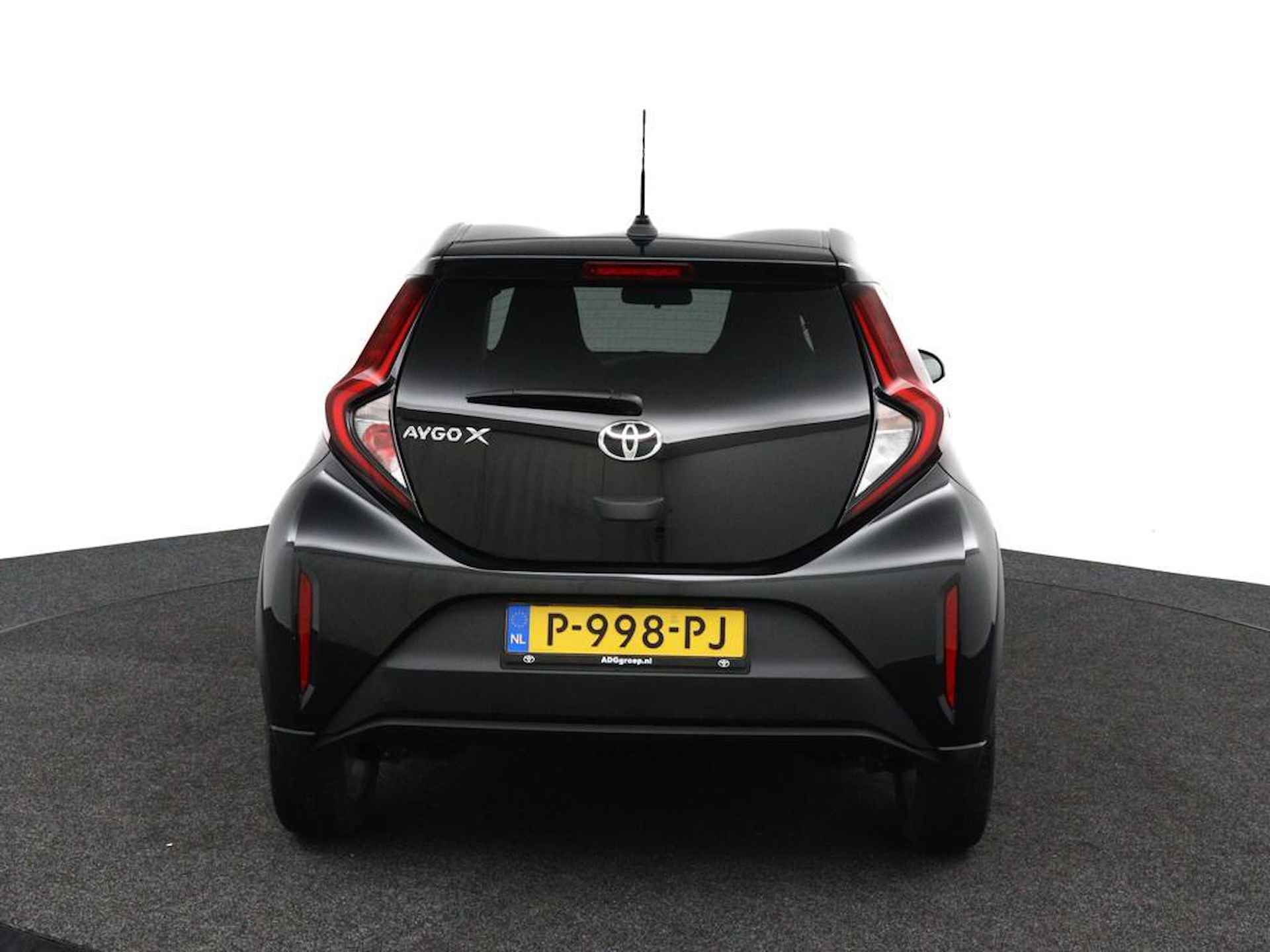 Toyota Aygo X 1.0 VVT-i MT first | Lichtmetalen Velgen | Automatische Airco | Privacy Glas | Achteruitrijcamera | Apple Carplay | Android Auto | - 10/42