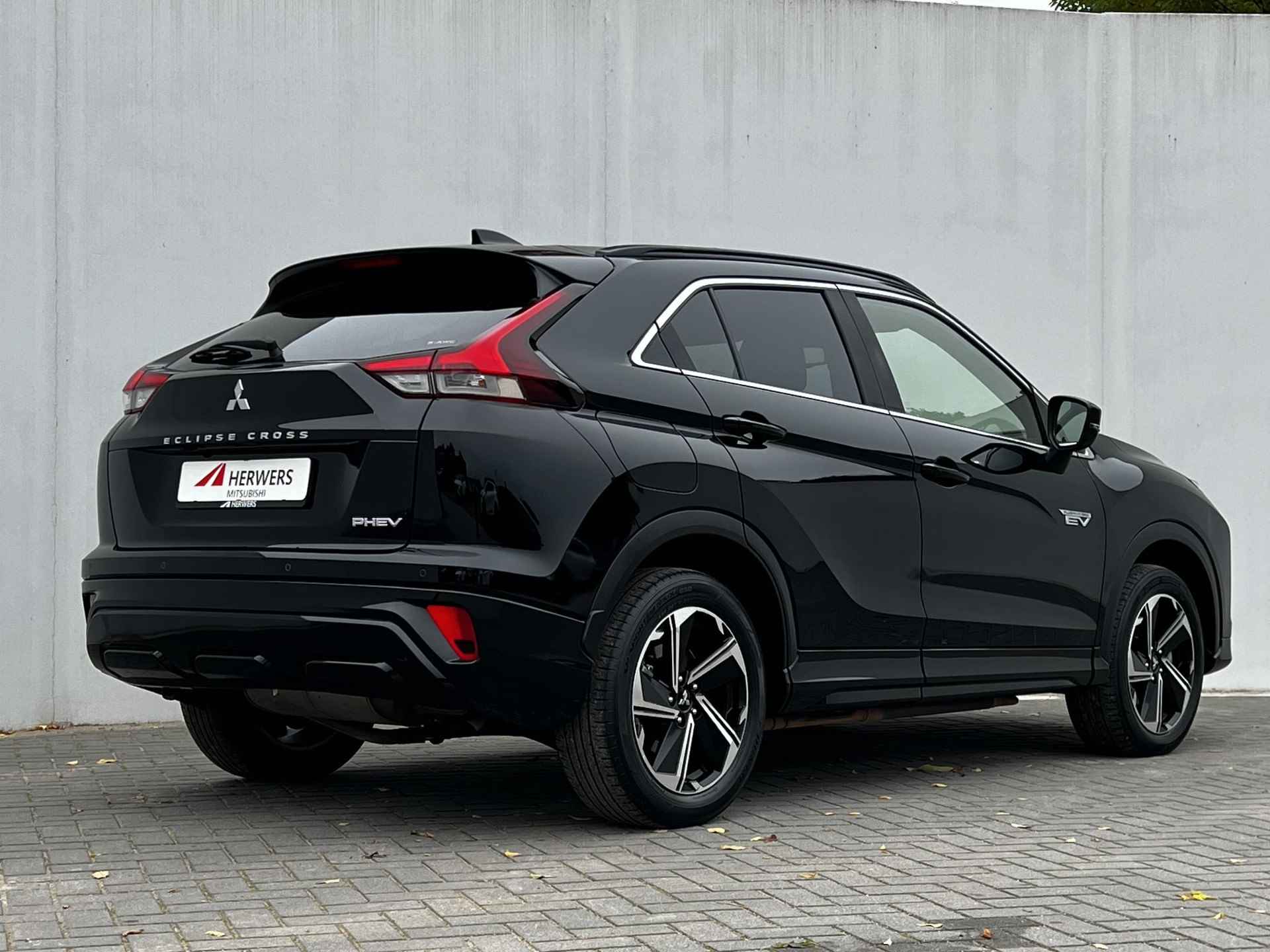 Mitsubishi Eclipse Cross 2.4 PHEV Prestige /  Schuifdak / 1500kg Trekgewicht / Apple Carplay Android /  EAER bereik 45 km / EAER bereik stad 55 km / - 3/52