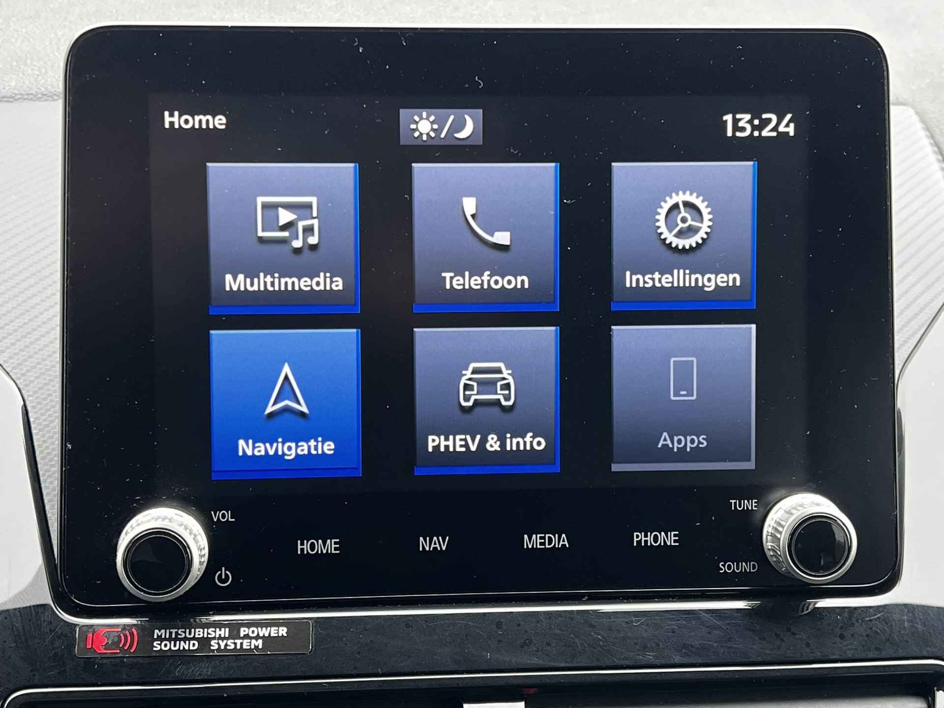 Mitsubishi Eclipse Cross 2.4 PHEV Prestige /  Schuifdak / 1500kg Trekgewicht / Apple Carplay Android /  EAER bereik 45 km / EAER bereik stad 55 km / - 42/52