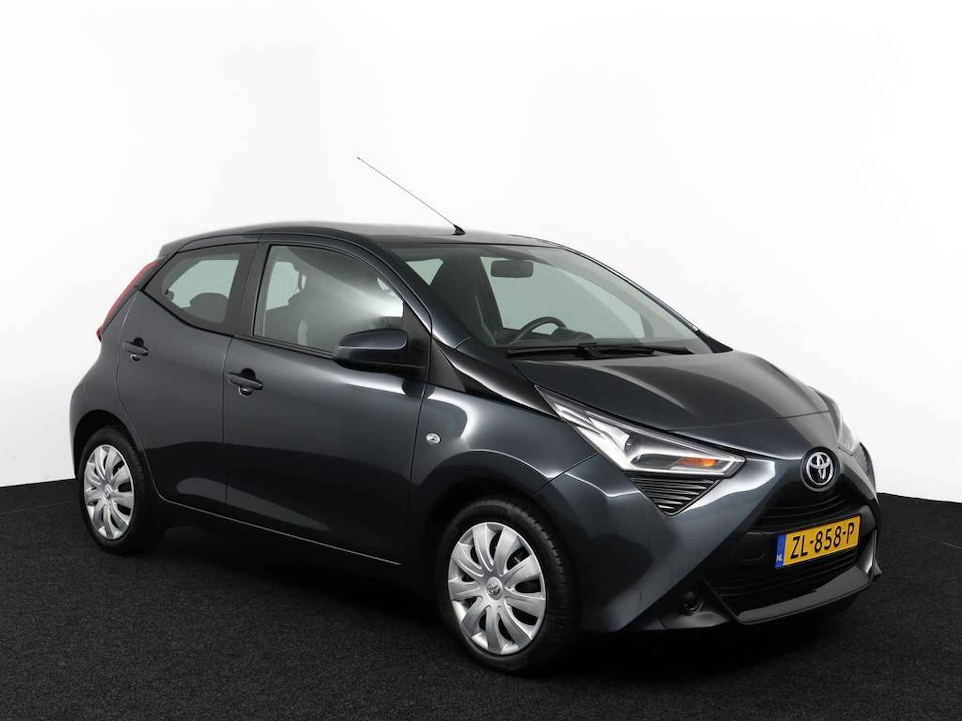 Toyota Aygo 1.0 VVT-i x-play | Apple Carplay/Android Auto | Parkeercamera | Airco | - 14/44