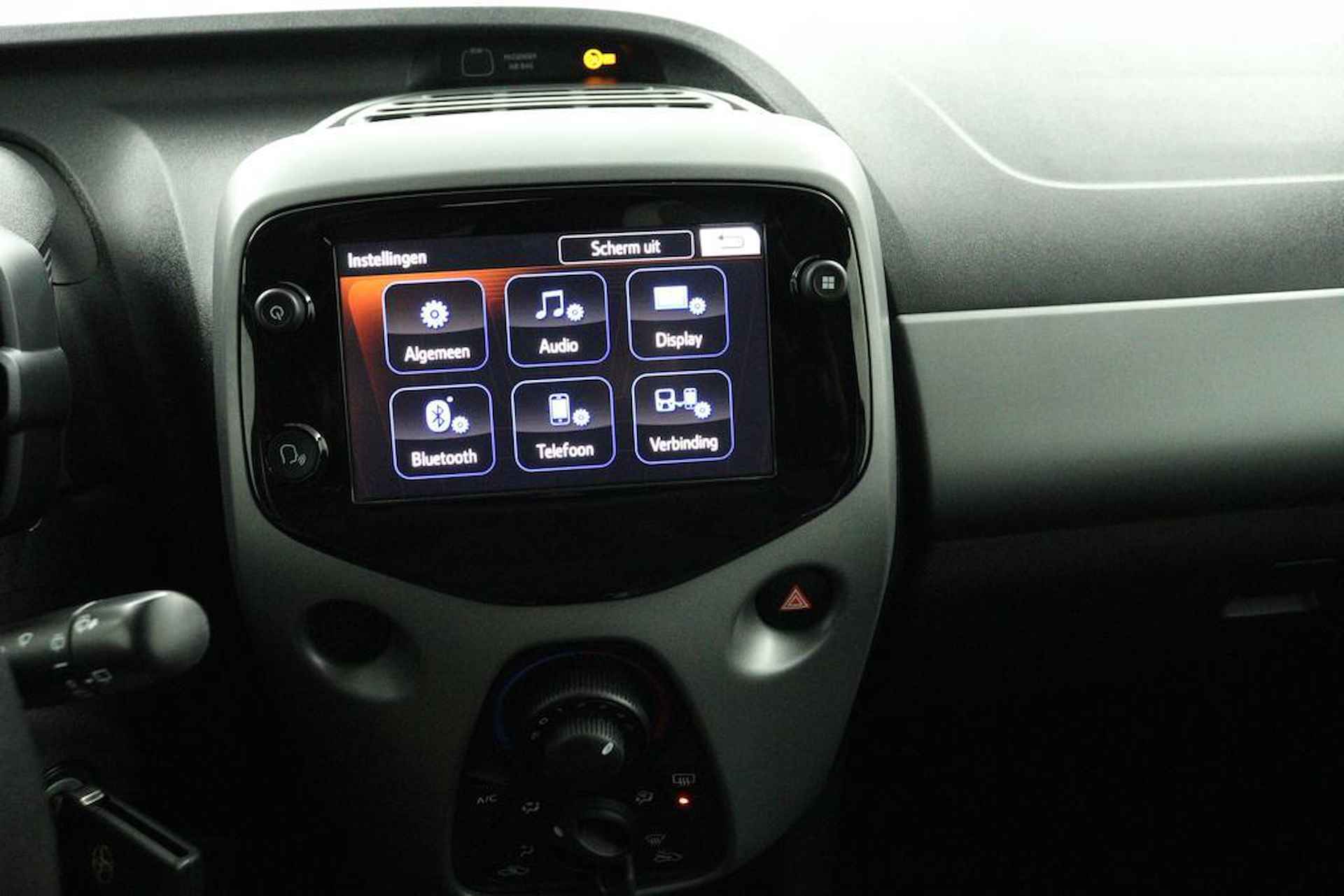 Toyota Aygo 1.0 VVT-i x-play | Apple Carplay/Android Auto | Parkeercamera | Airco | - 37/44