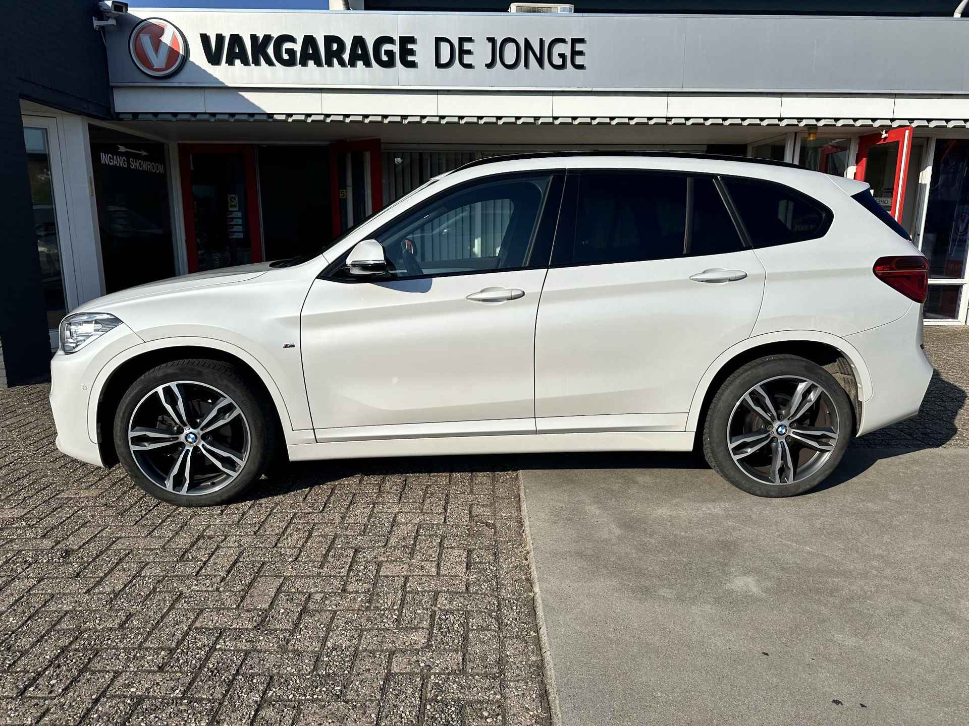 BMW X1 sDrive18d Executive - 2/20