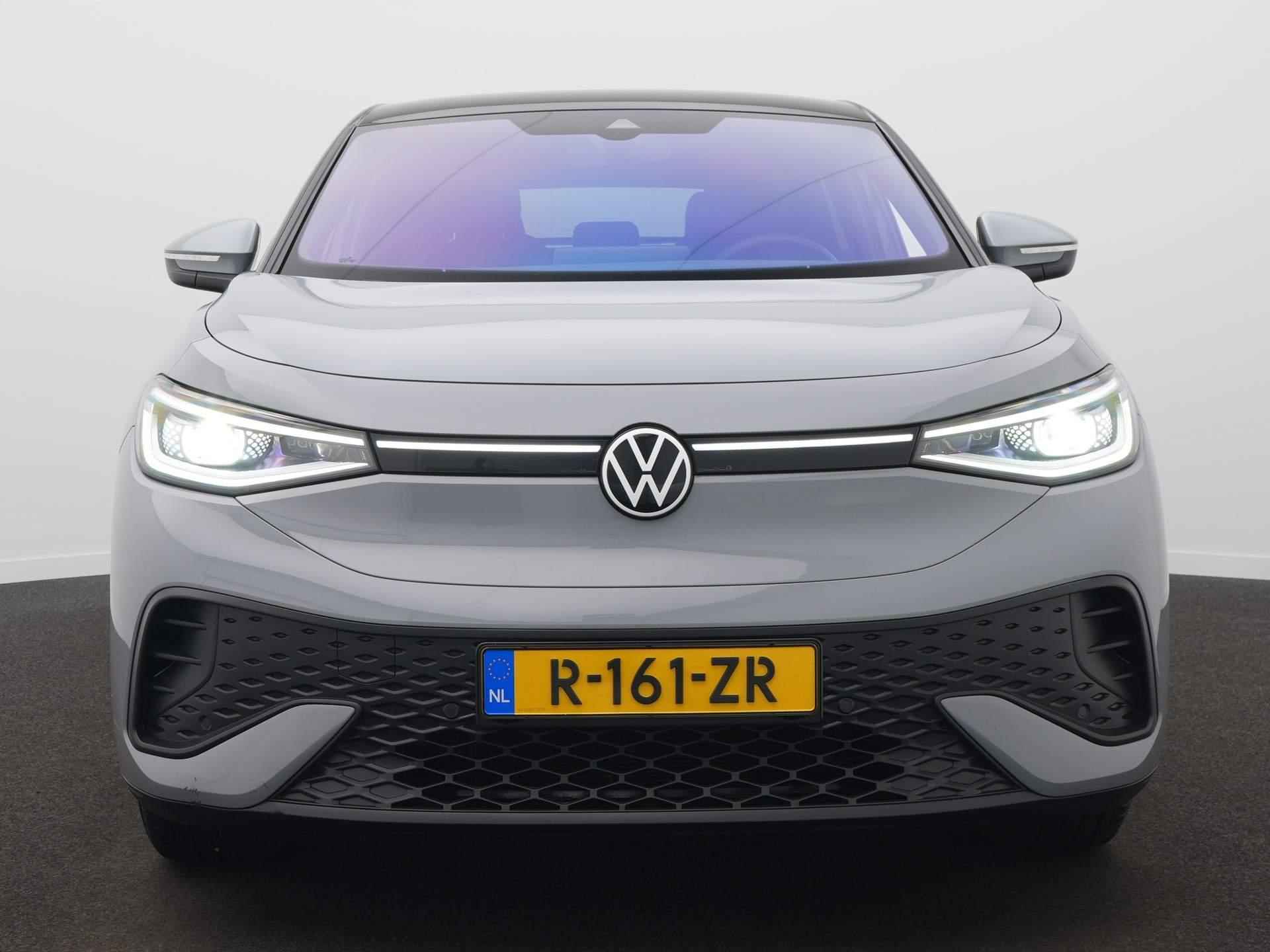 Volkswagen ID.5 Pro 77 kWh / Warmtepomp / Adaptive Cruise Control / Camera / Stoelverwarming - 2/58