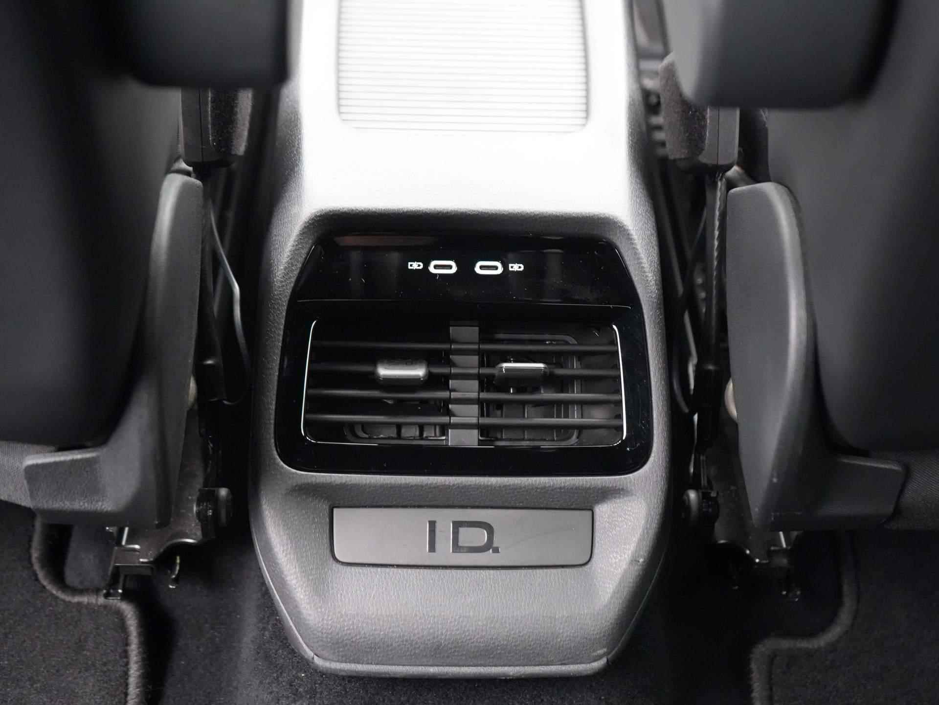 Volkswagen ID.5 Pro 77 kWh / Warmtepomp / Adaptive Cruise Control / Camera / Stoelverwarming - 47/58