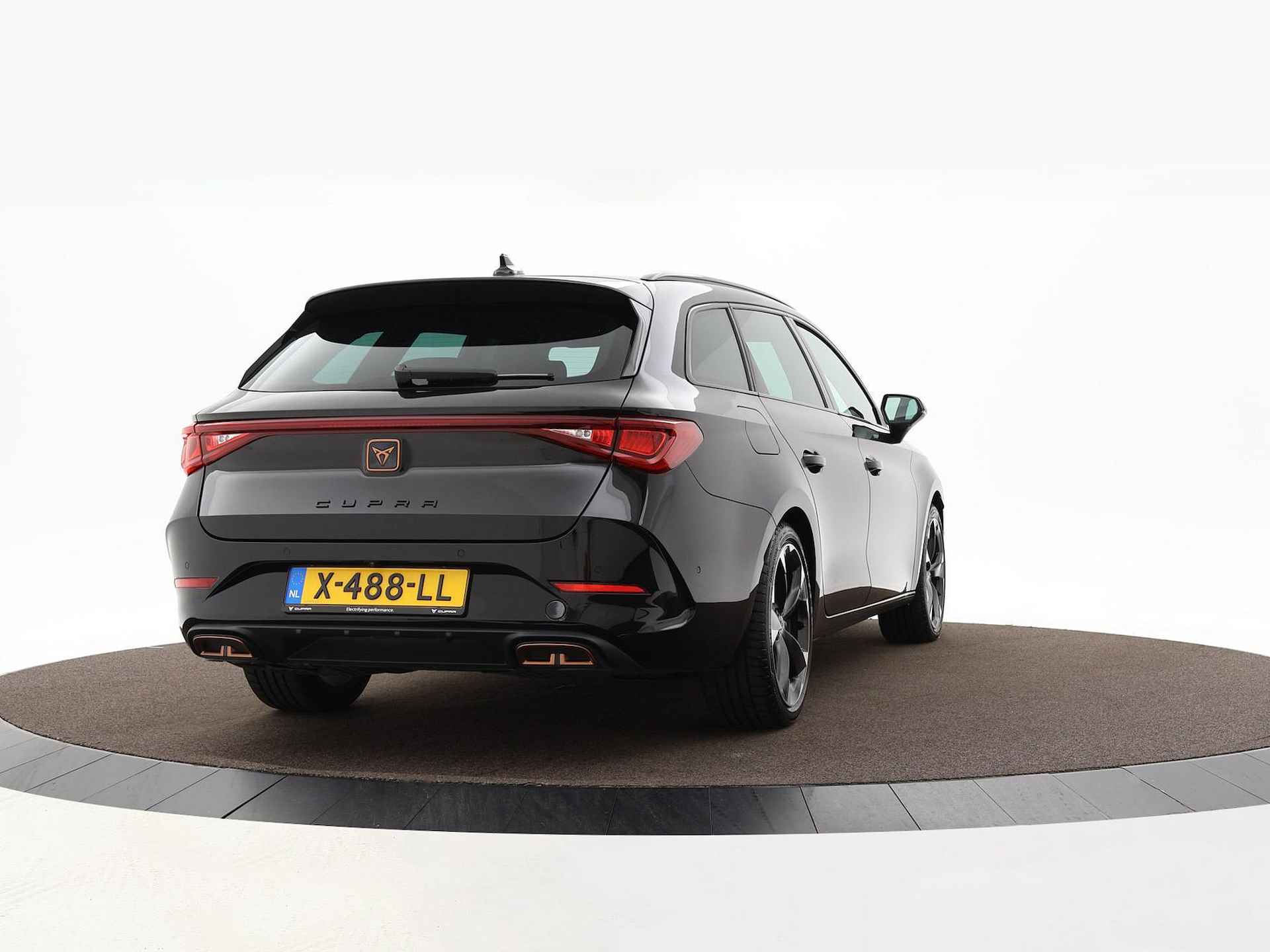 CUPRA Leon Sportstourer 1.4 TSI PHEV 204pk DSG e-Hybrid Business | Achteruitrijcamera | Navigatie | Apple Carplay | Android auto | 18'' Inch | Garantie t/m 19-12-2027 of 100.000km - 3/46