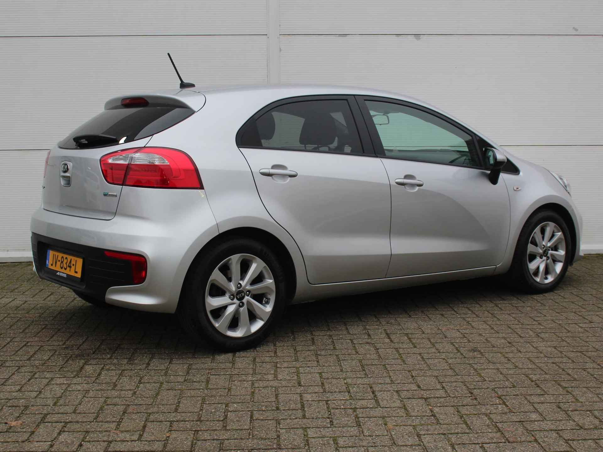 Kia Rio 1.2 CVVT DynamicLine / Navigatie / Achteruitrijcamera / Airco / Cruise Control / Bluetooth / - 3/35