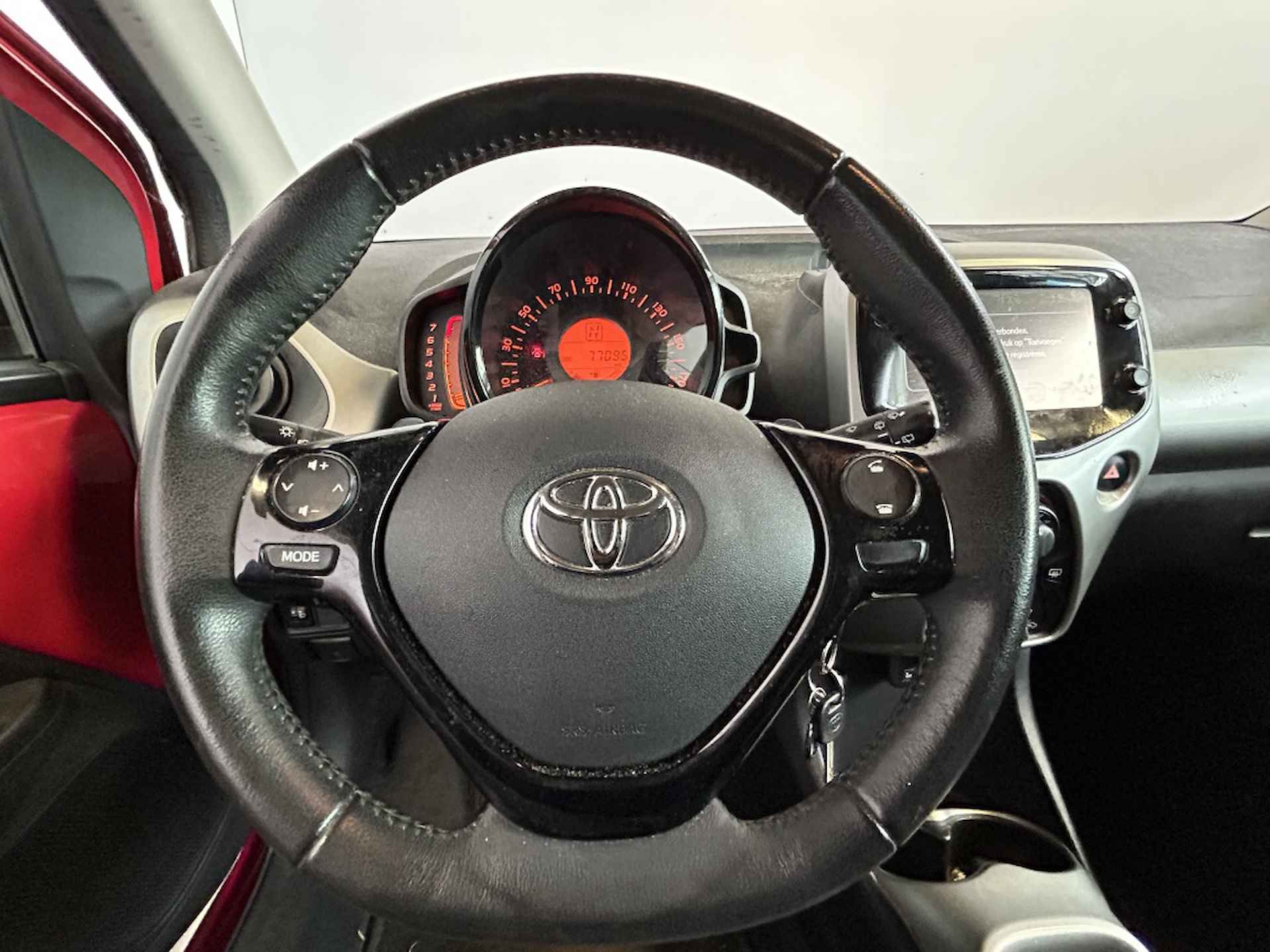 Toyota Aygo 1.0 VVT-i x-play AUTOMAAT - 16/18