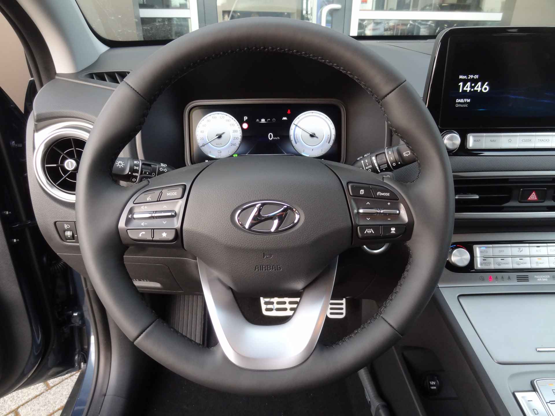 Hyundai Kona EV Premium 64 kWh | €42.900,- RIJKLAAR! | - 16/31