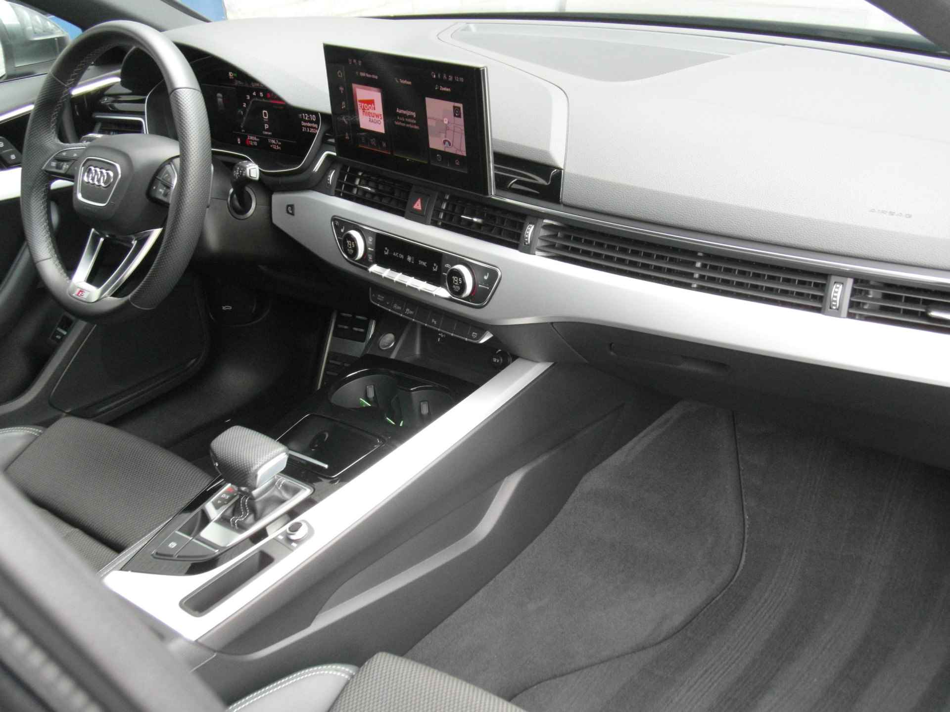 Audi A4 Avant 40 TFSI MHEV S Line 2x Plus Inclusief Afleveringskosten - 19/27