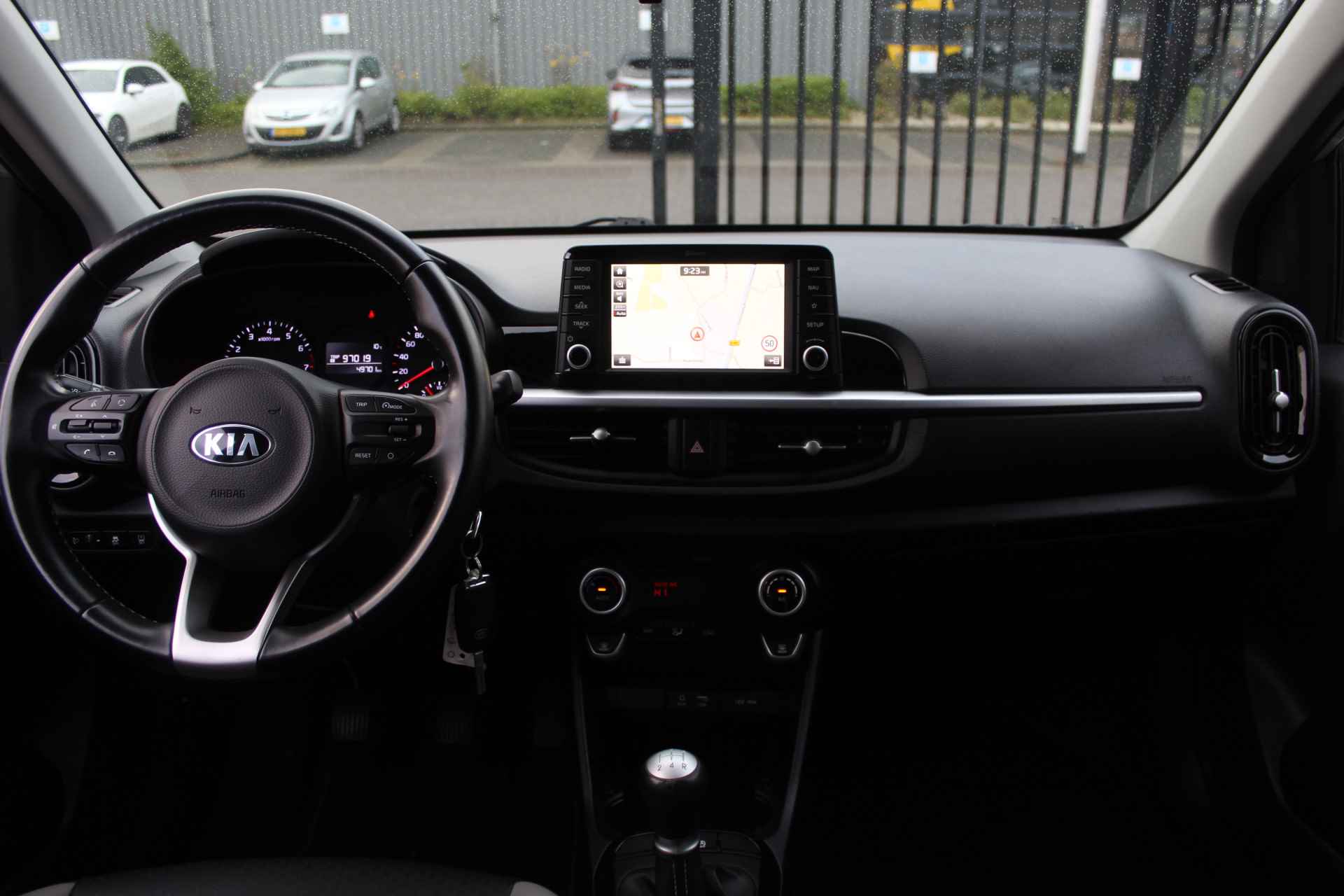 Kia Picanto 1.0 CVVT Design Edition Camera/Licht metaal/Navigatie/Cruise en climate control/Spiegels inklap en verwarmbaar/Half leder - 11/21