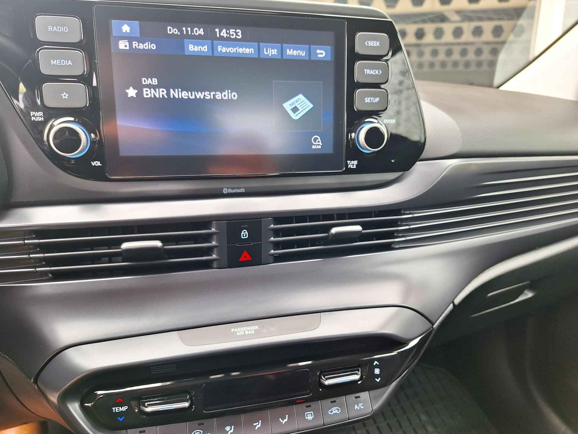 Hyundai i20 1.0 T-GDI Comfort Plus Pack 7dct automaat | Rijklaarprijs! | Climate Control | Apple Carplay | Cruise Control | Camera | Stoel & Stuur verwarming | LM velgen |  Inclusief 36 mnd Garantie! | - 24/39