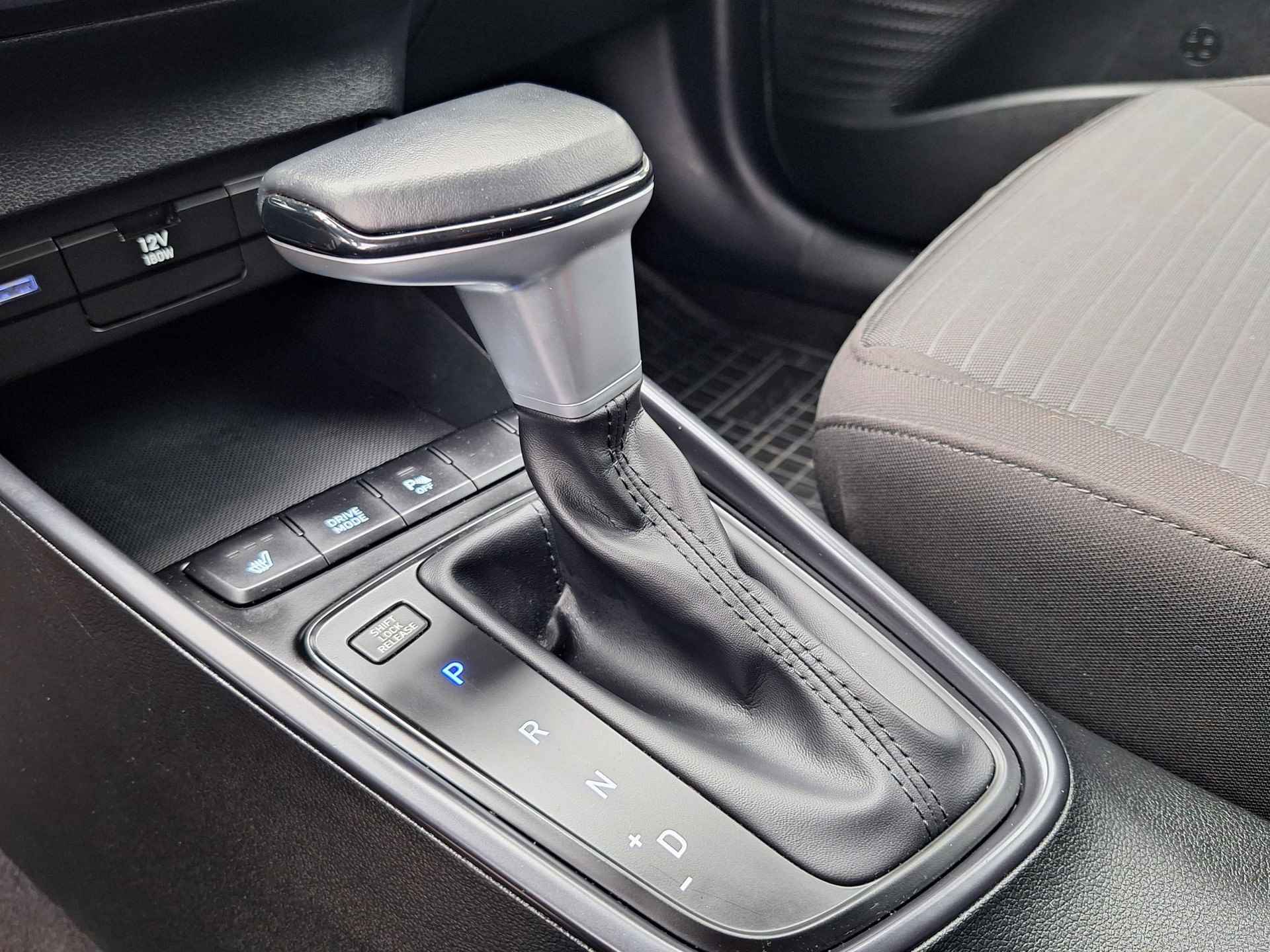 Hyundai i20 1.0 T-GDI Comfort Plus Pack 7dct automaat | Rijklaarprijs! | Climate Control | Apple Carplay | Cruise Control | Camera | Stoel & Stuur verwarming | LM velgen |  Inclusief 36 mnd Garantie! | - 28/39