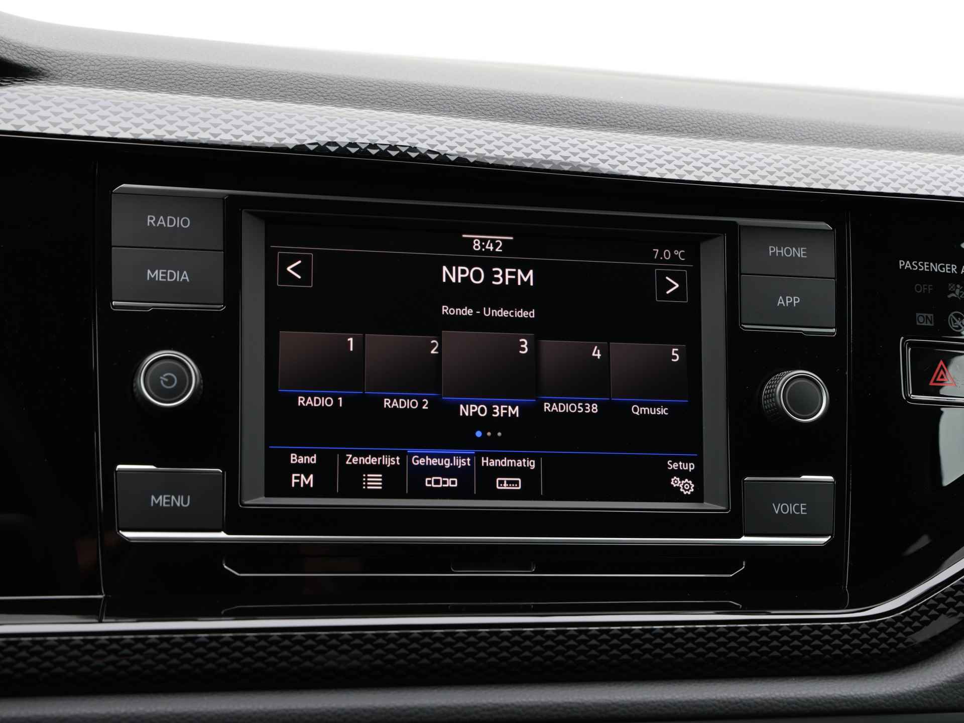 Volkswagen Taigo 1.0 TSI Life Edition | App-Connect | 17" lm velgen | Parkeersensoren | - 27/39