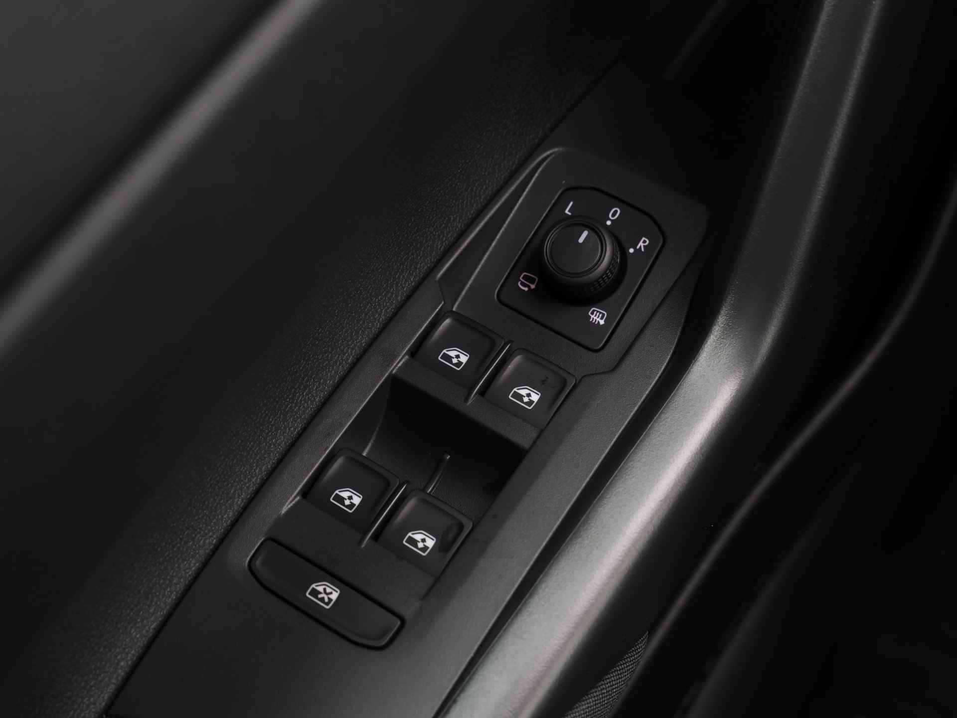Volkswagen Taigo 1.0 TSI Life Edition | App-Connect | 17" lm velgen | Parkeersensoren | - 34/39