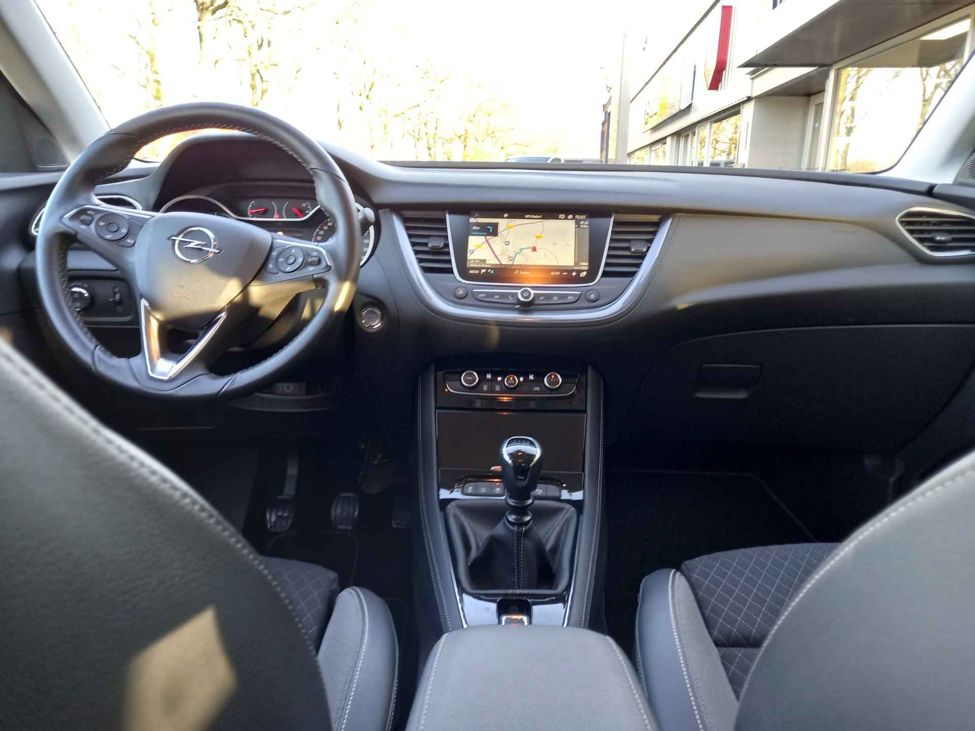 Opel Grandland X 1.2 Turbo Business Executive Auitrijcamera, Electr  A klep, Climate Control, Dode hoek herkenning, Navigatie PRIJS RIJKLAAR - 11/22