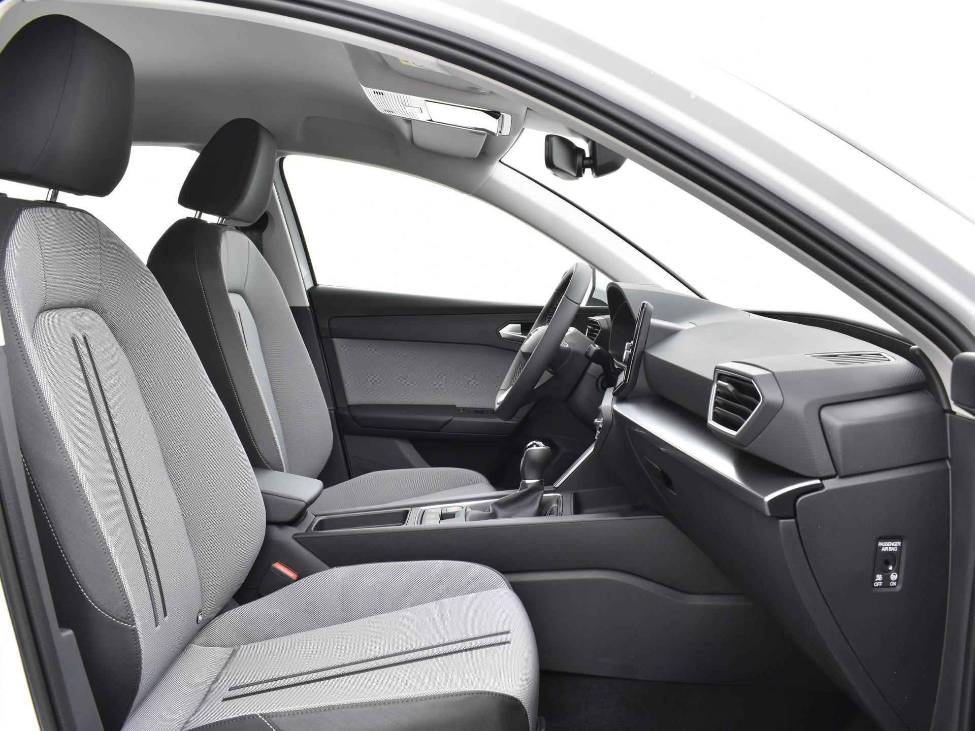 SEAT Leon Style 1.0 TSI 81kW / 110pk Hatchback 5 deurs 6 ver PDC | Apple Carplay | MEGA Sale - 12/29