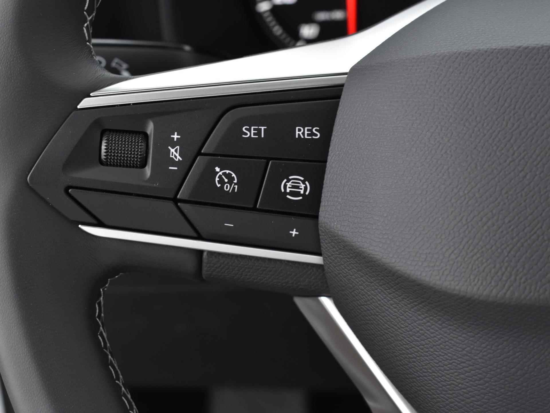 SEAT Leon Style 1.0 TSI 81kW / 110pk Hatchback 5 deurs 6 ver PDC | Apple Carplay | MEGA Sale - 18/29